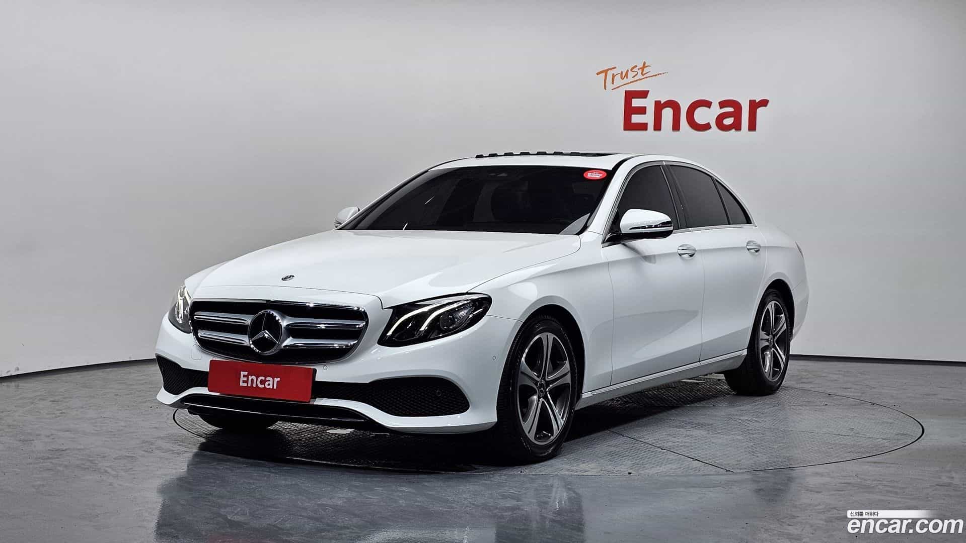 E-Class Mercedes-Benz 2018.10-OUTER-001