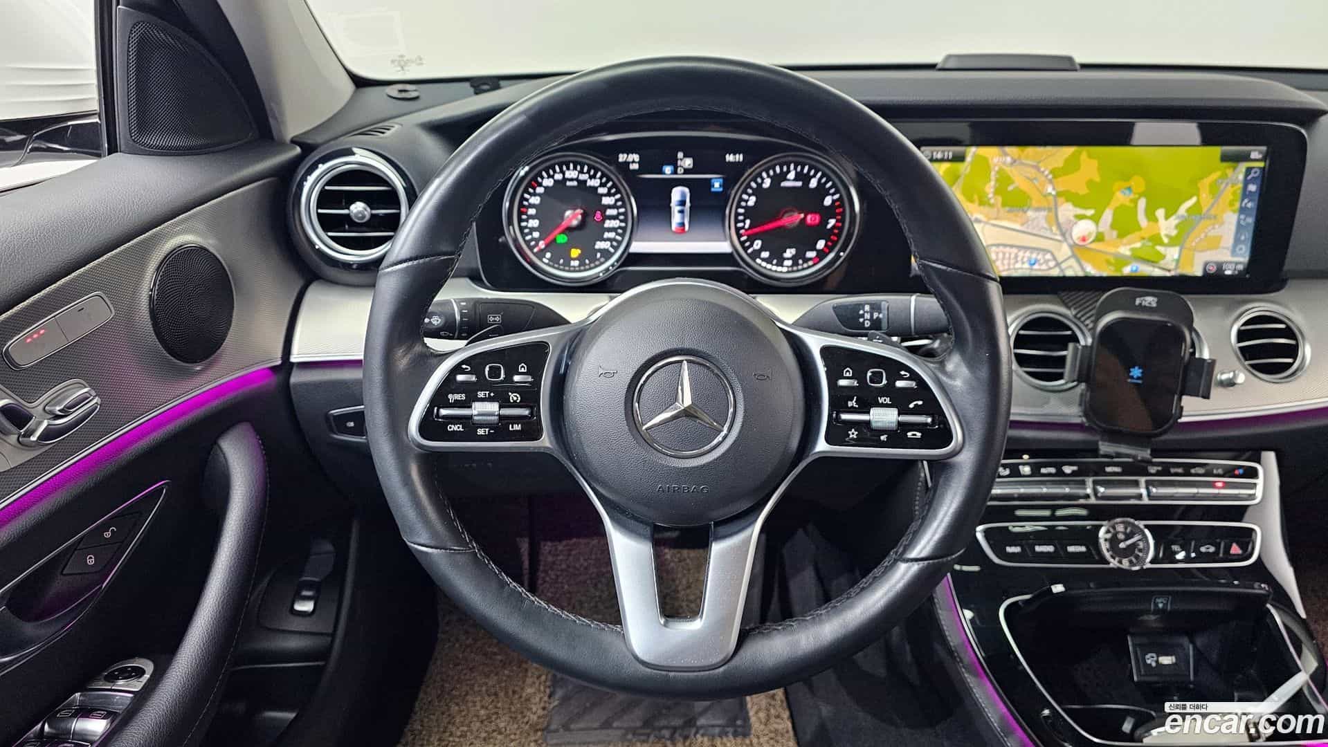 E-Class Mercedes-Benz 2018.10-OPTION-016