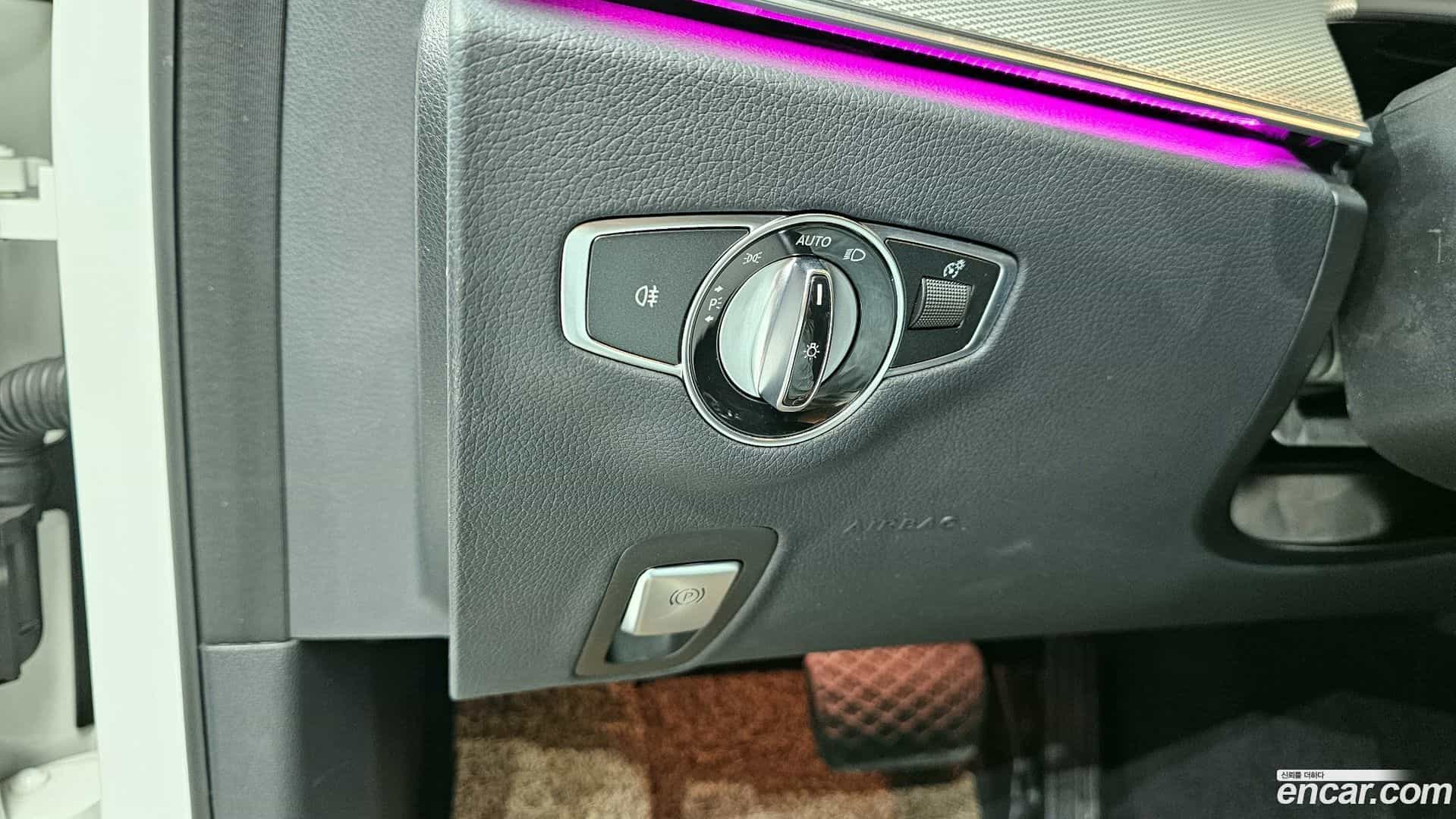 E-Class Mercedes-Benz 2018.10-OPTION-020