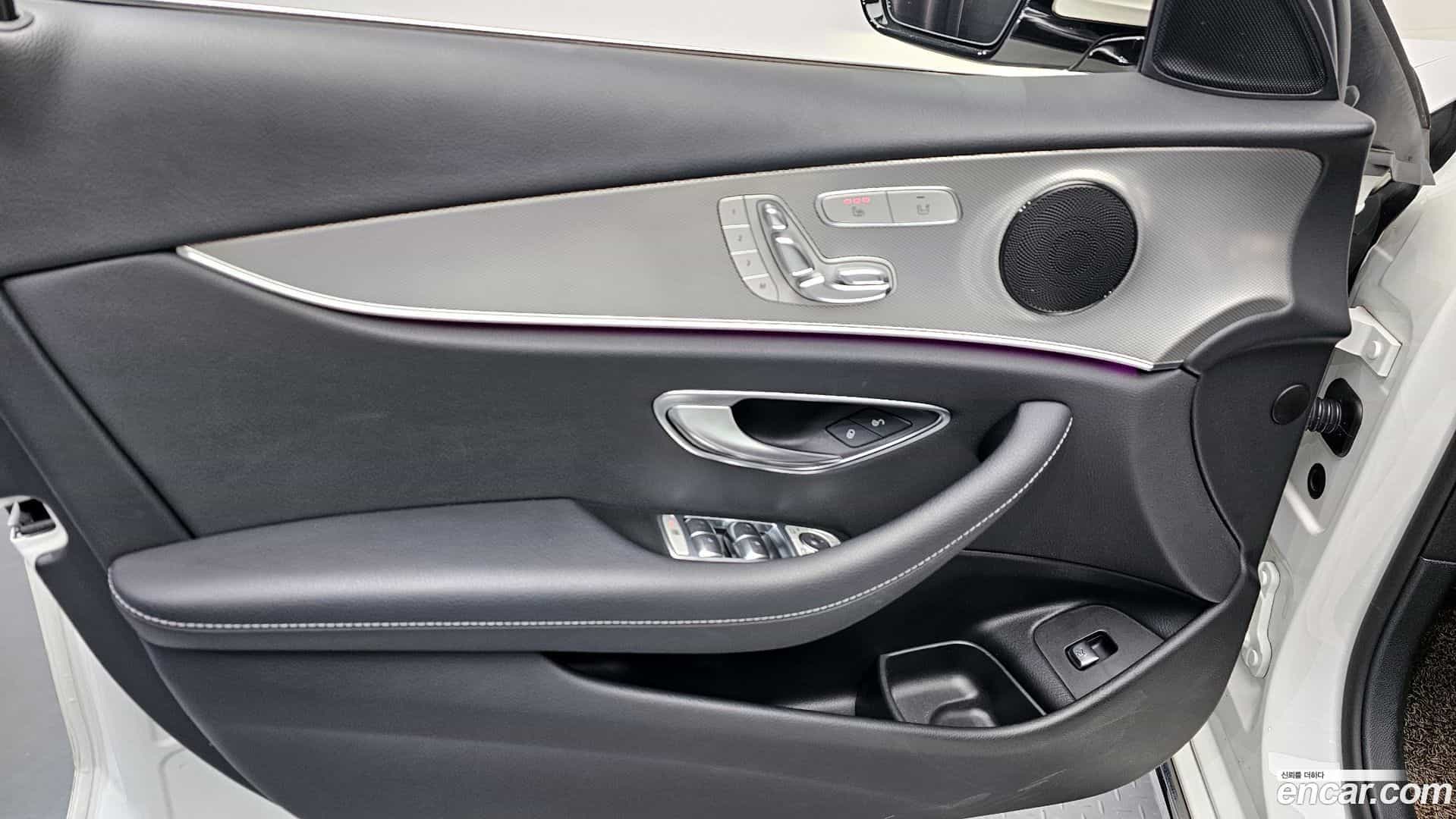 E-Class Mercedes-Benz 2018.10-INNER-034