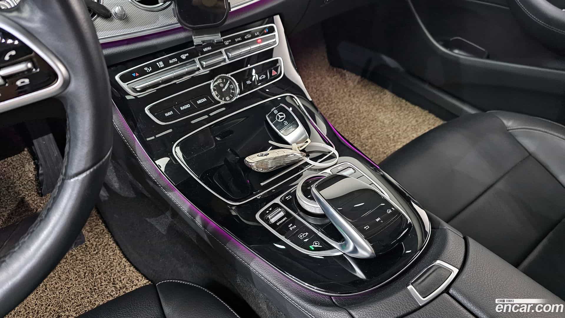 E-Class Mercedes-Benz 2018.10-OPTION-042