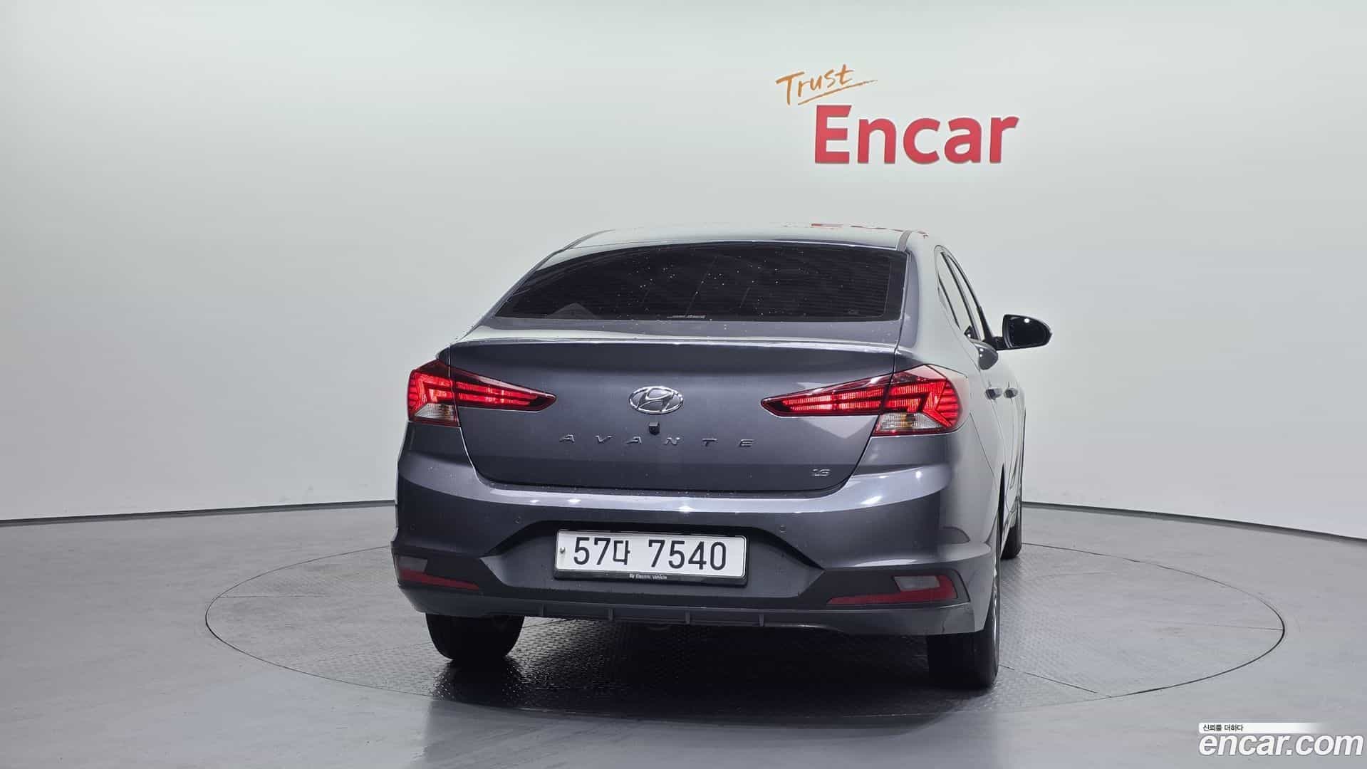 AVANTE Hyundai 2019.0-OUTER-004
