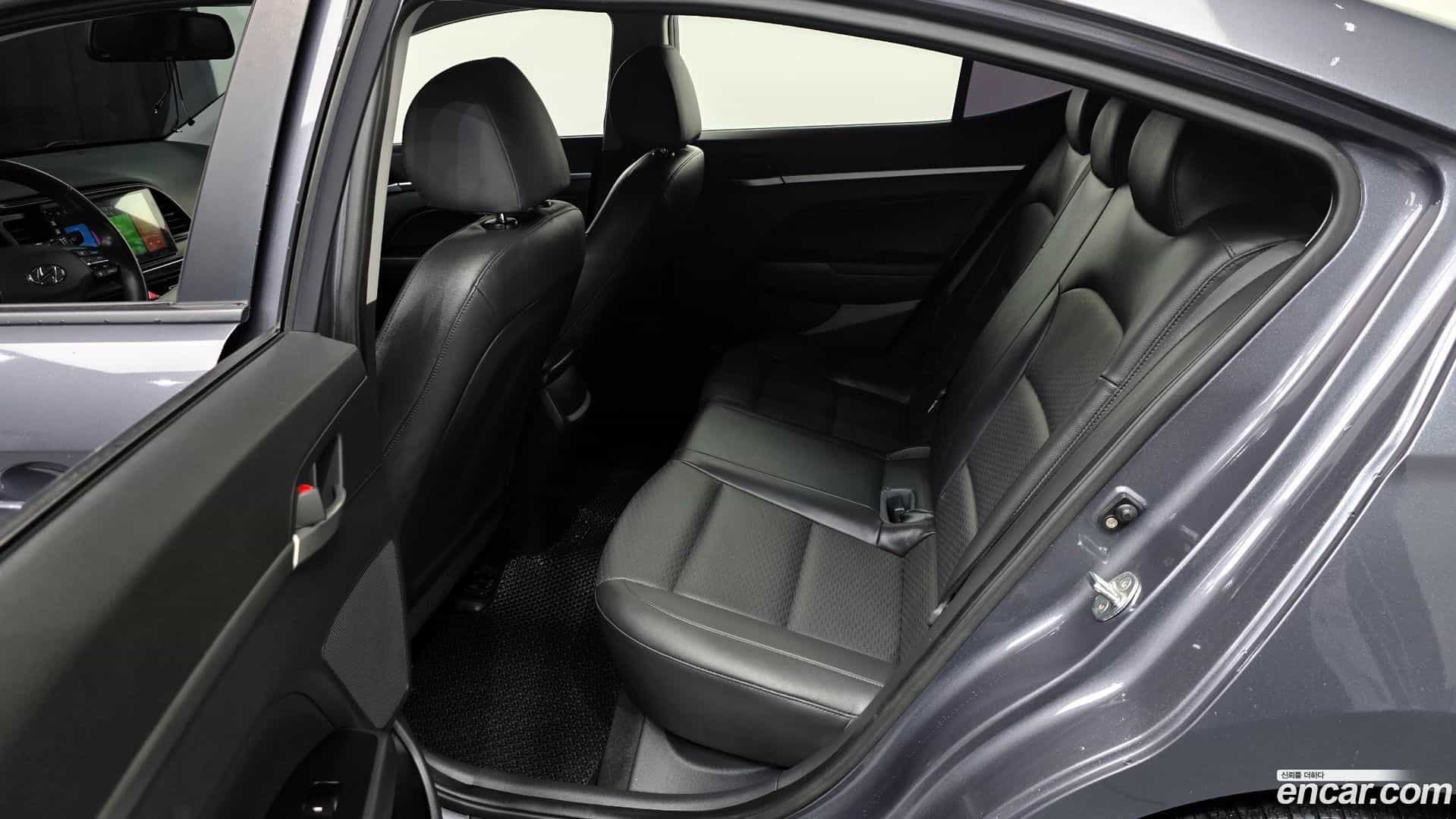 AVANTE Hyundai 2019.0-OPTION-016
