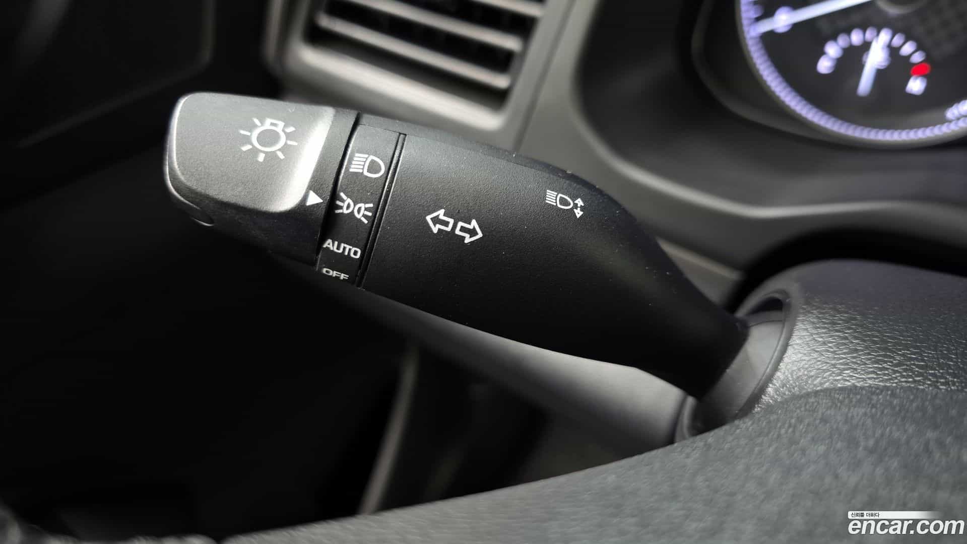 AVANTE Hyundai 2019.0-OPTION-017
