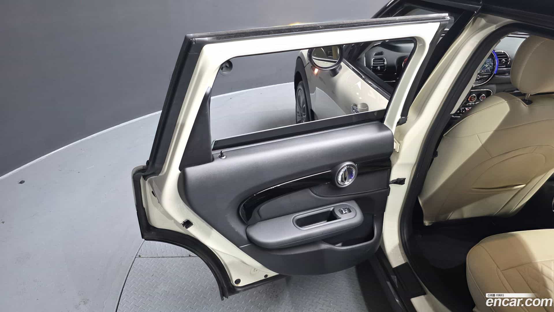 Clubman Mini 2019.7-INNER-035