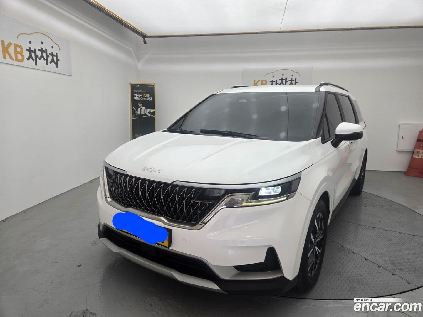 Main__Slider__Photo:Canival Kia 2022.9-0