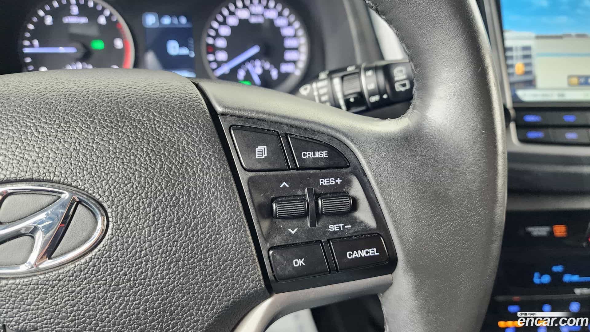 Tucson Hyundai 2016.2-OPTION-021