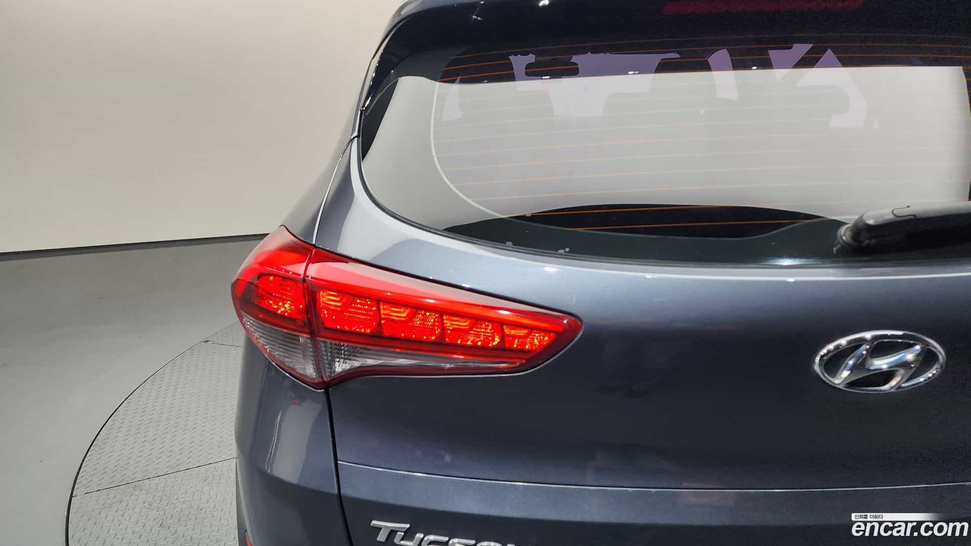 Tucson Hyundai 2016.2-OUTER-033