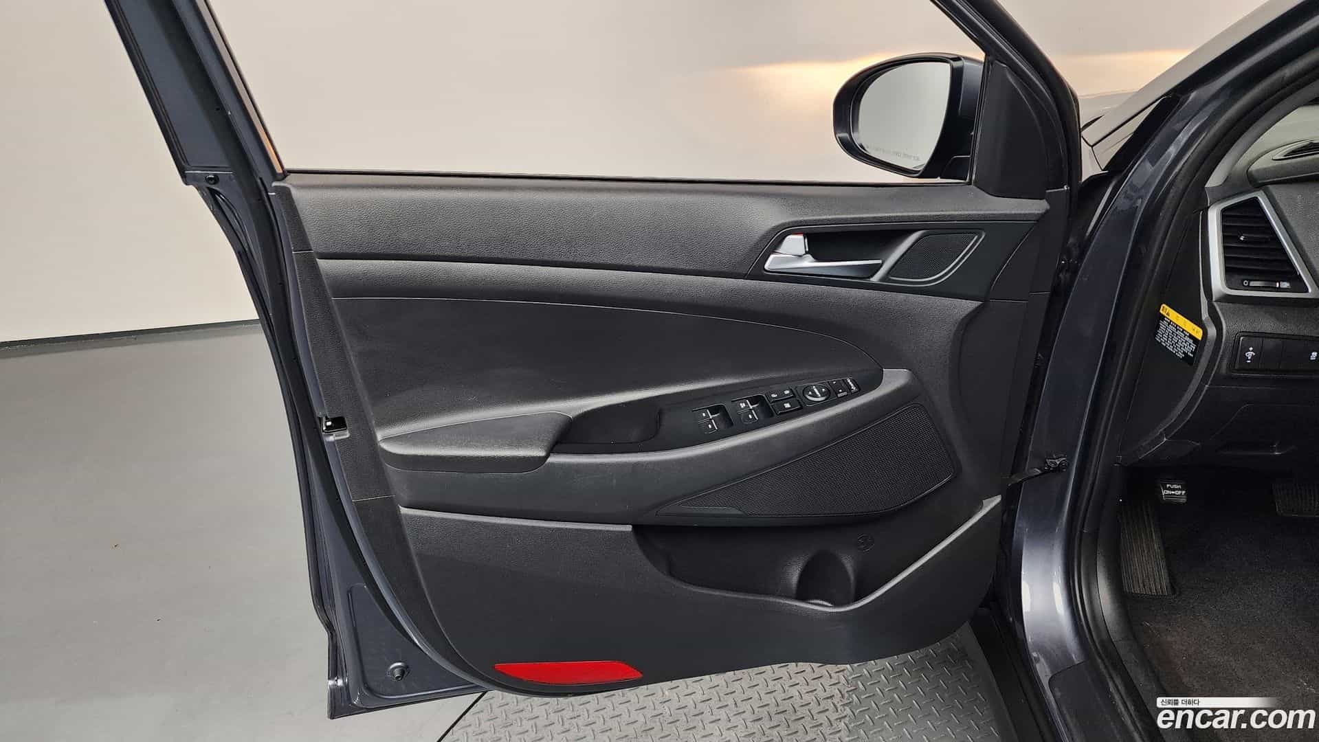 Tucson Hyundai 2016.2-INNER-034