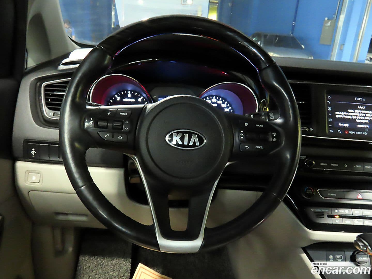 Main__Slider__Photo:Canival Kia 2019.0-7