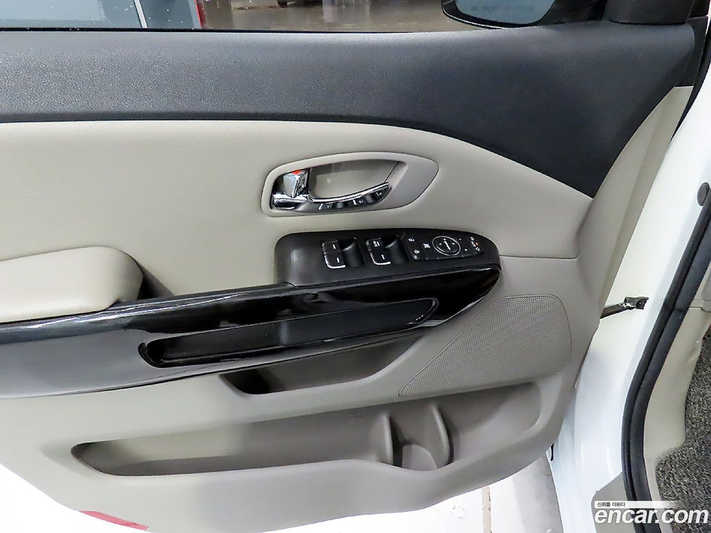 Main__Slider__Photo:Canival Kia 2019.0-11