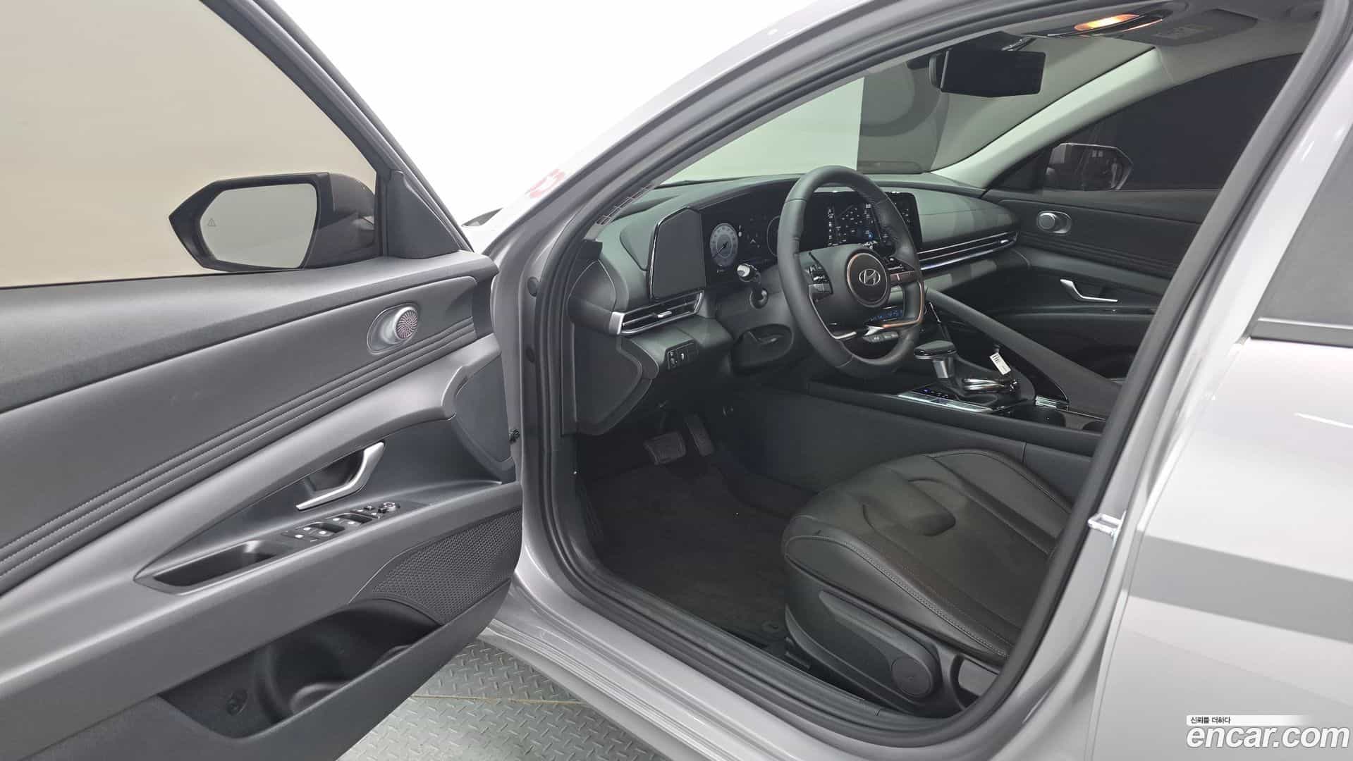 AVANTE Hyundai 2024.10-INNER-010