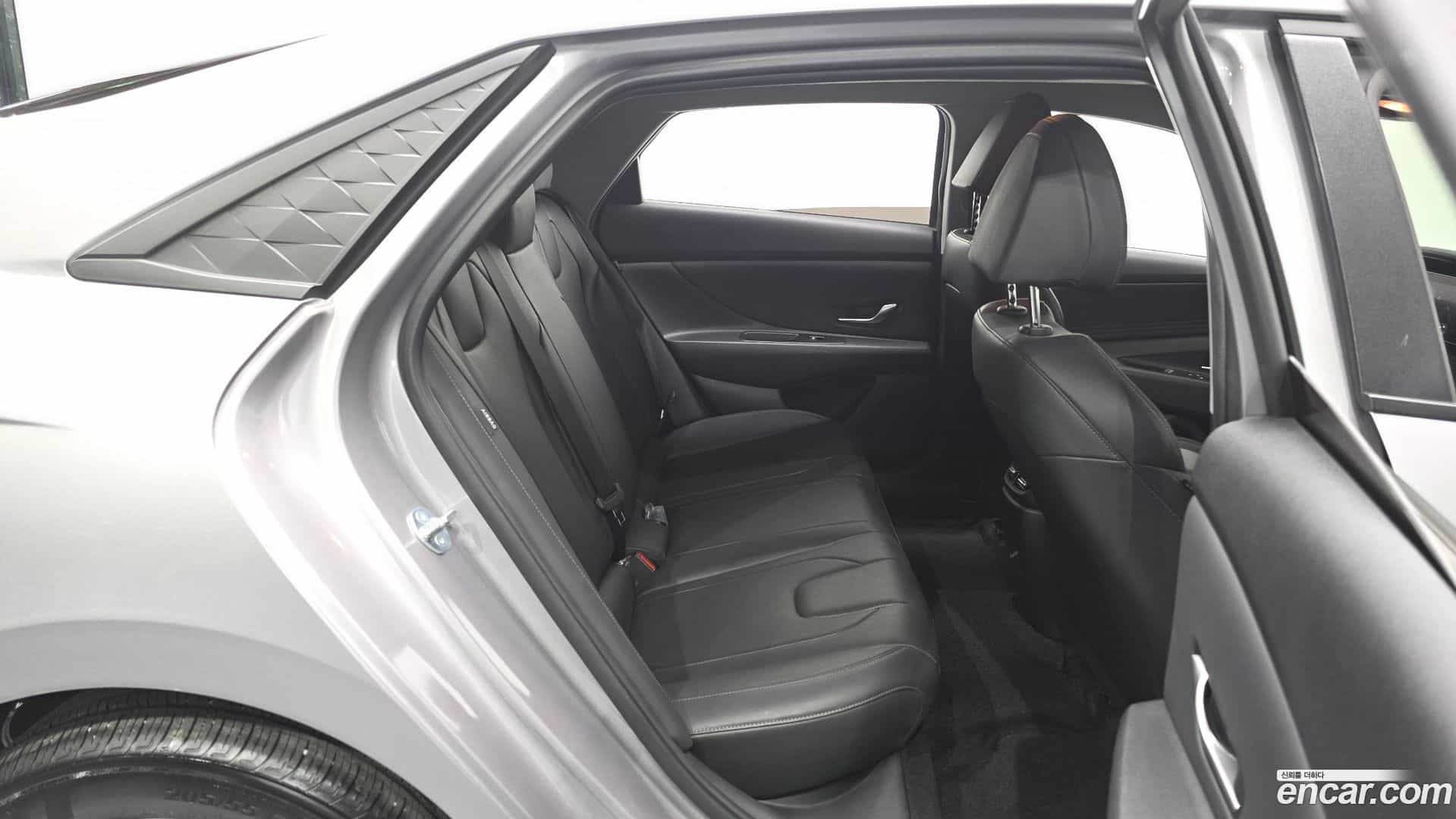 AVANTE Hyundai 2024.10-OPTION-016