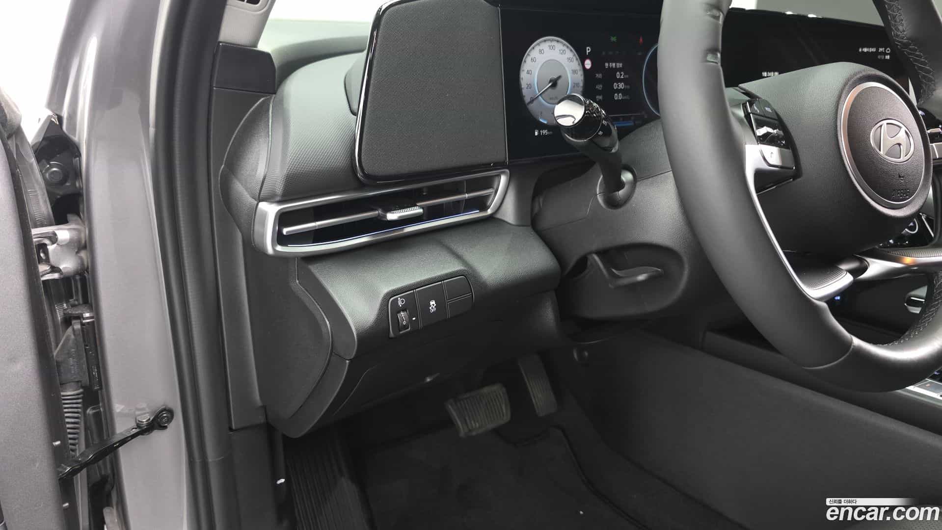 AVANTE Hyundai 2024.10-OPTION-017