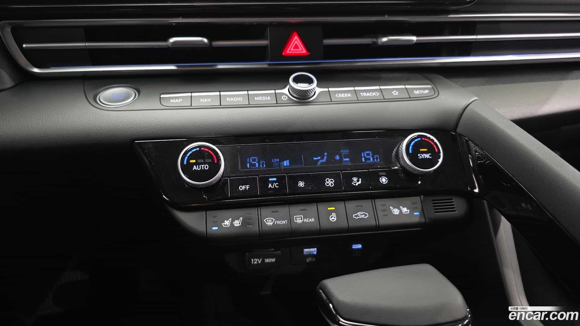 AVANTE Hyundai 2024.10-OPTION-021