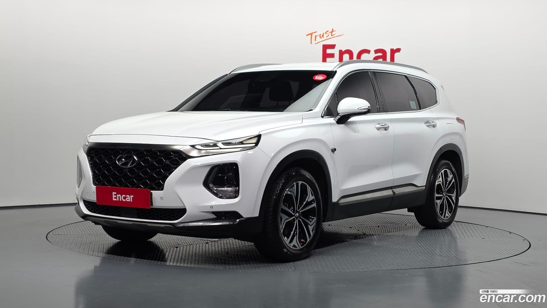 Main__Slider__Photo:Santafe Hyundai 2018.2-0