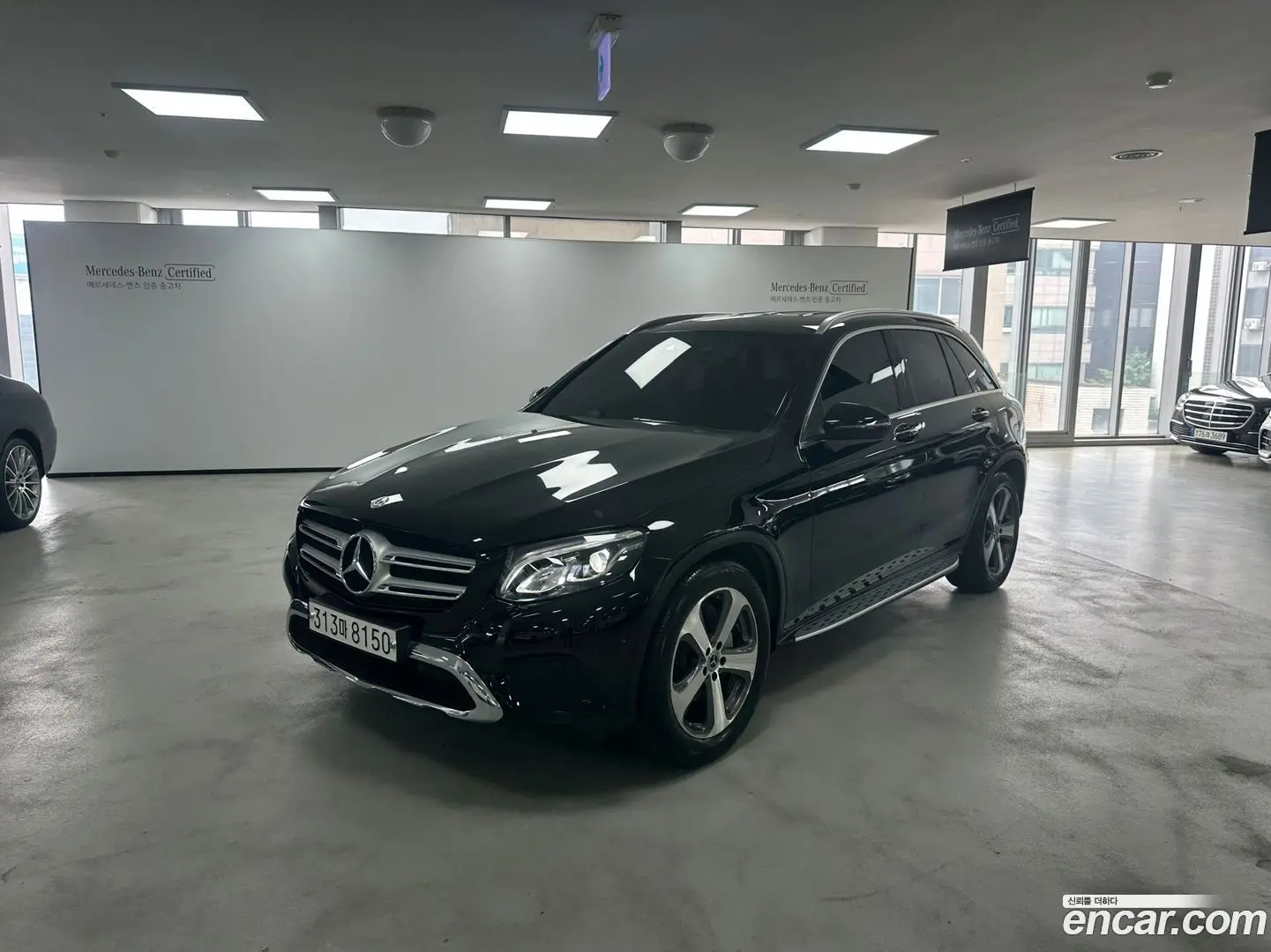 Main__Slider__Photo:GLC-Class Mercedes-Benz 2019.8-0
