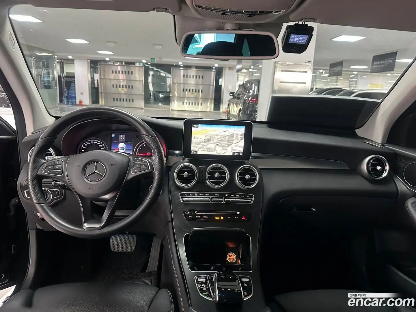 GLC-Class Mercedes-Benz 2019.8-INNER-007