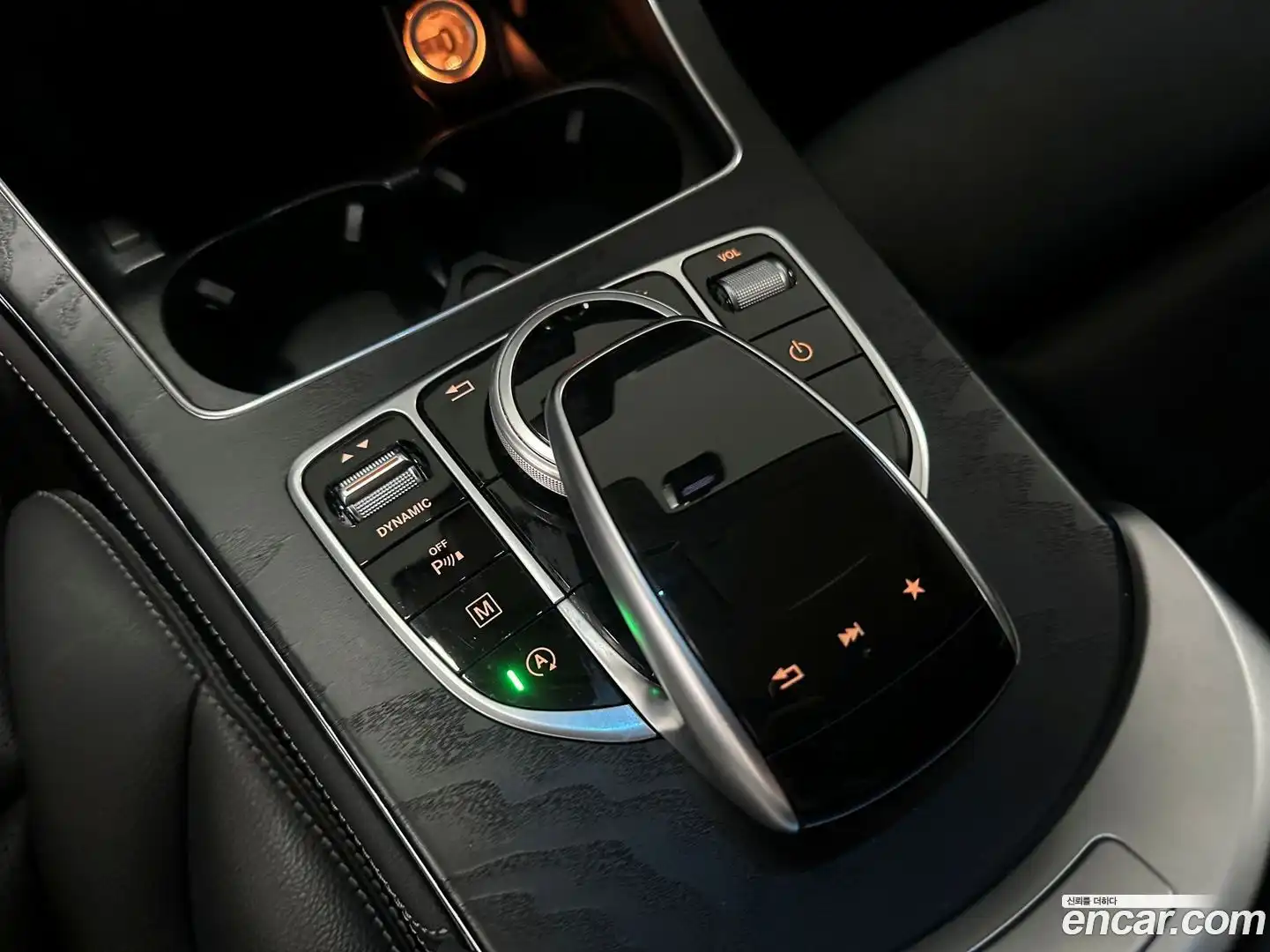 GLC-Class Mercedes-Benz 2019.8-OPTION-017