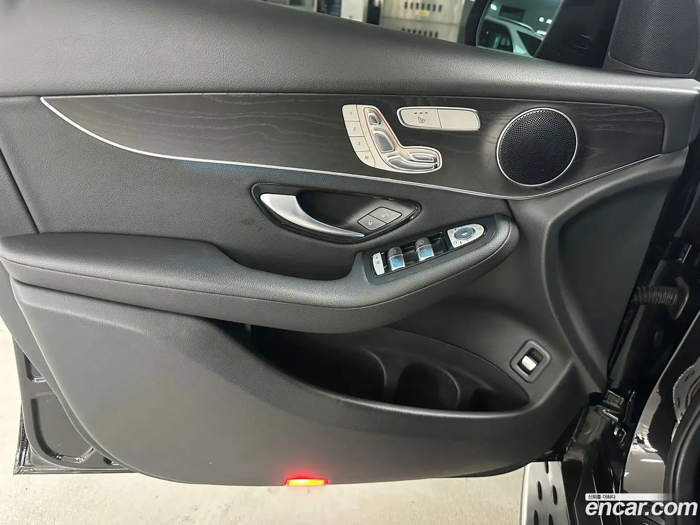 GLC-Class Mercedes-Benz 2019.8-OPTION-019