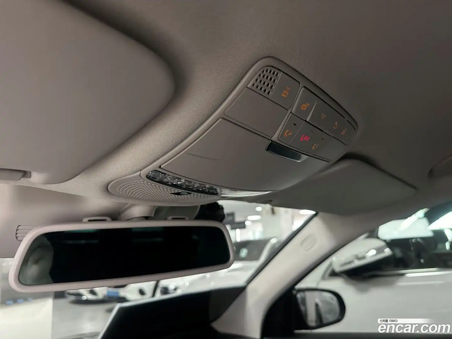 GLC-Class Mercedes-Benz 2019.8-OPTION-021