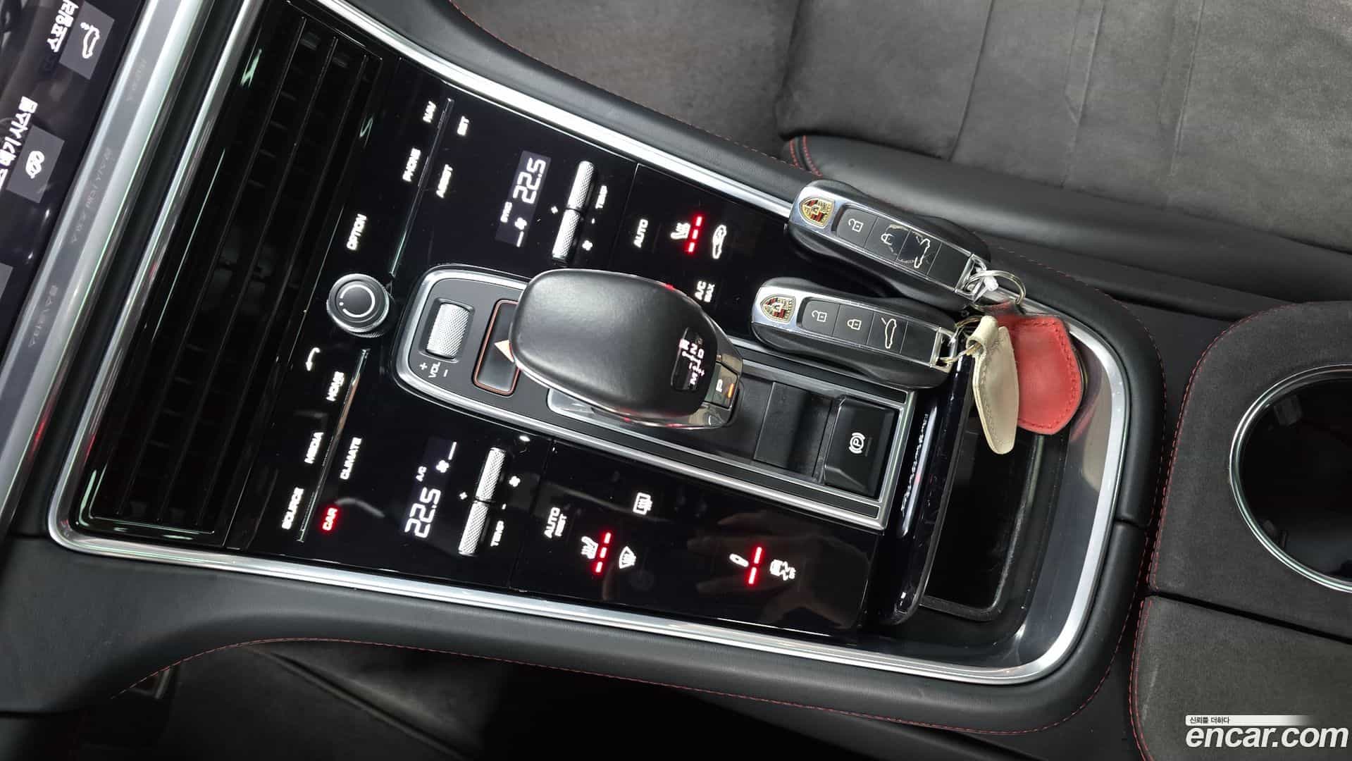 Panamera Porsche 2020.2-INNER-009