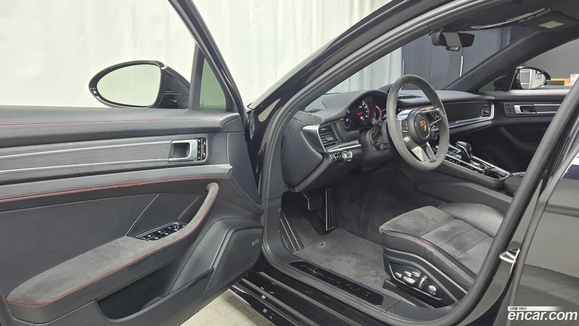 Panamera Porsche 2020.2-INNER-010