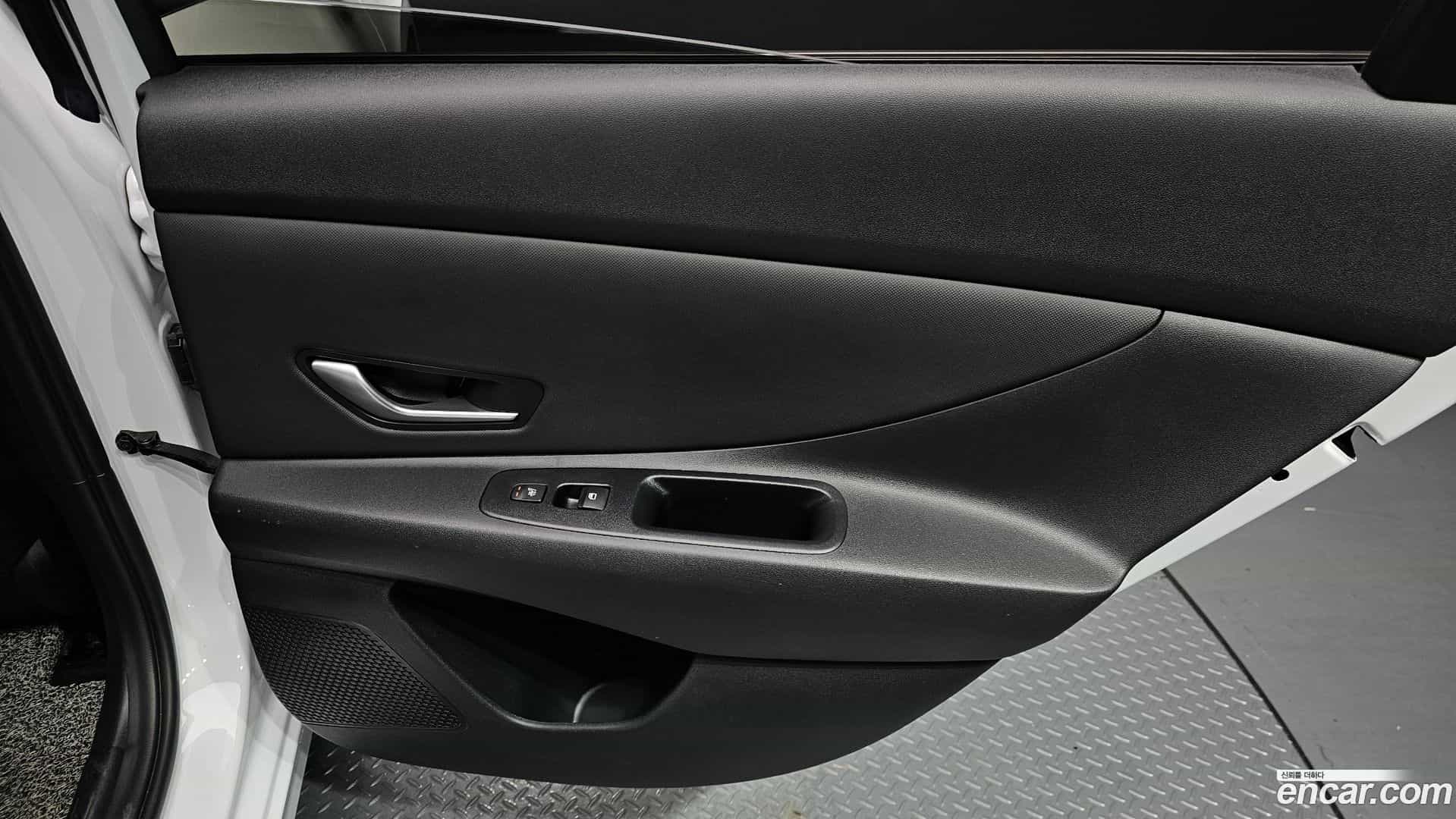 AVANTE Hyundai 2022.8-INNER-035