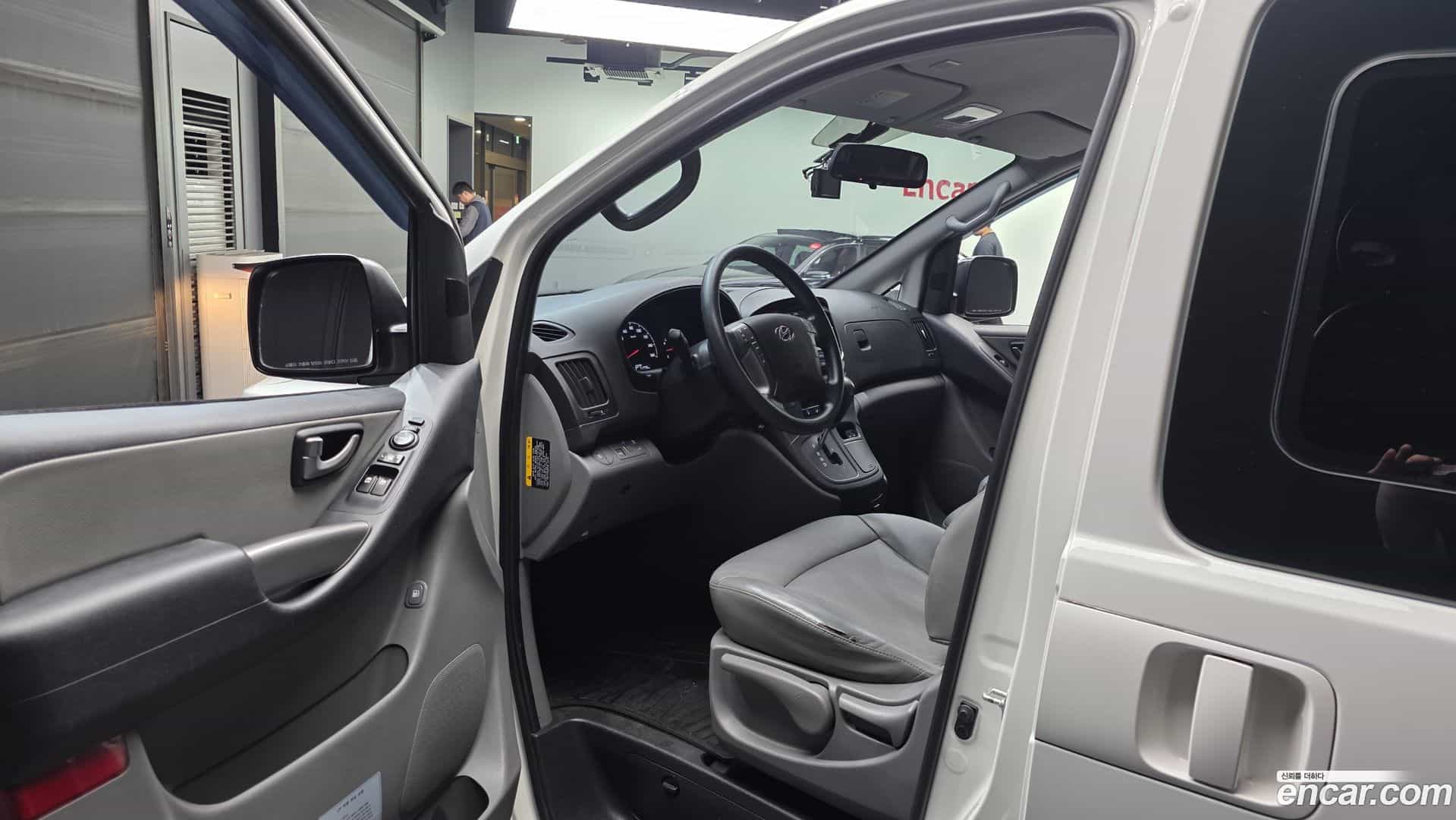 Starex Hyundai 2020.5-INNER-010