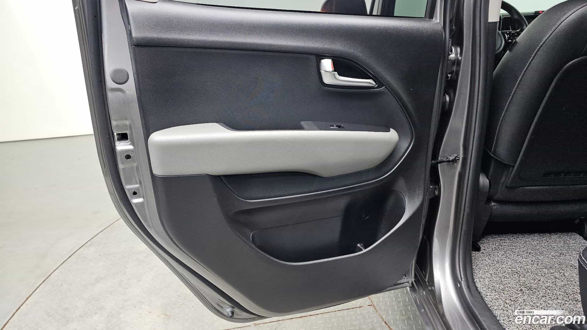 RAY Kia 2023.6-INNER-035