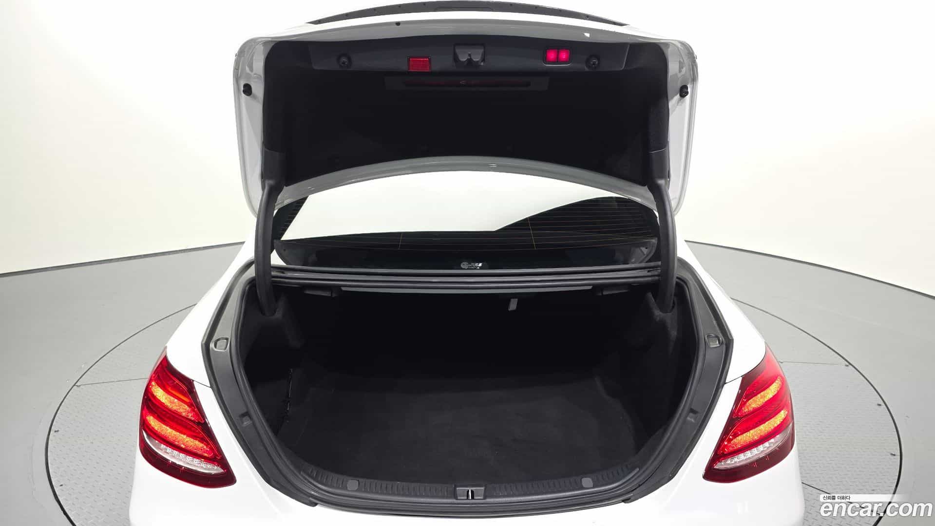 E-Class Mercedes-Benz 2020.1-OPTION-024