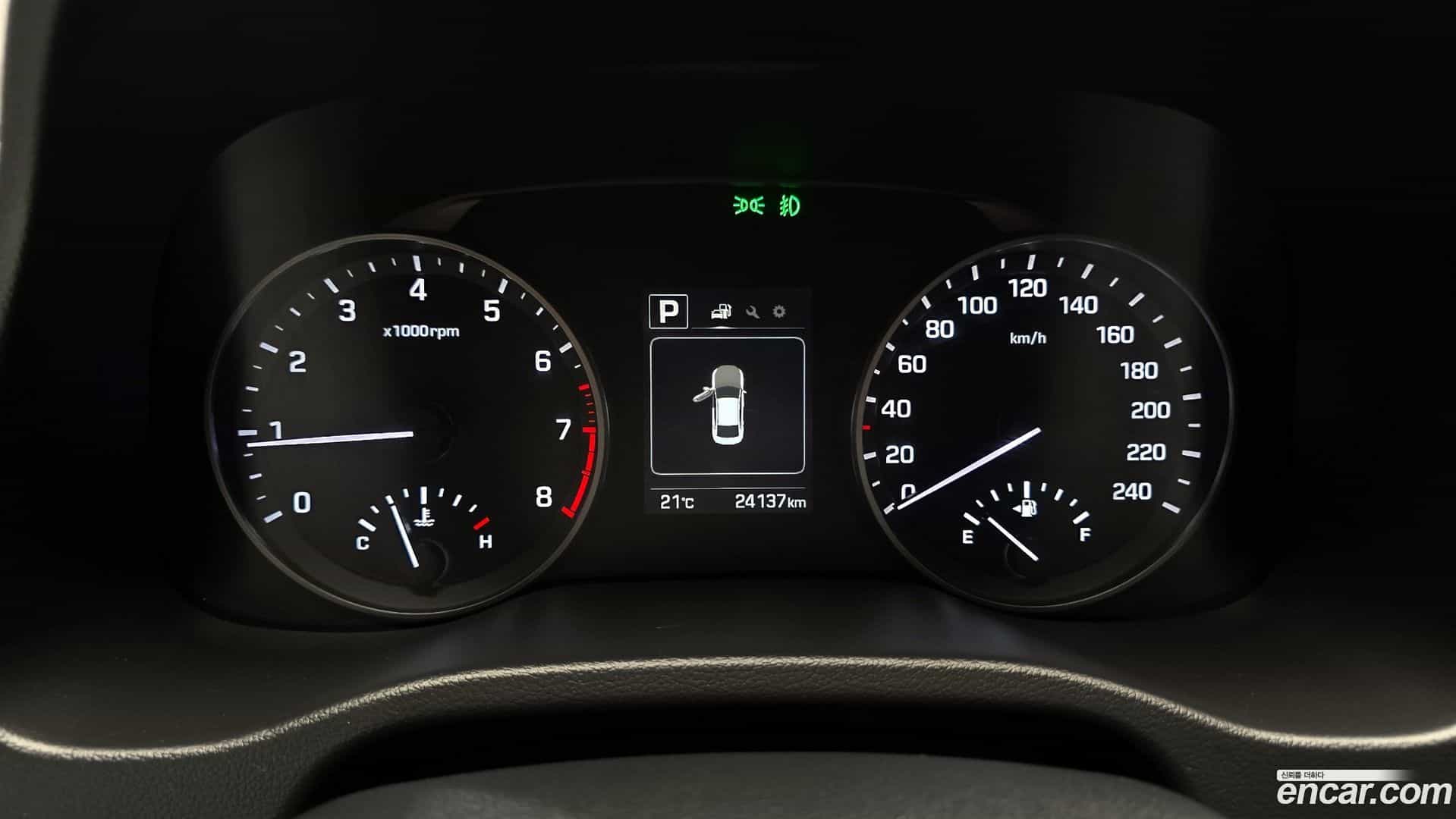 AVANTE Hyundai 2016.11-INNER-008