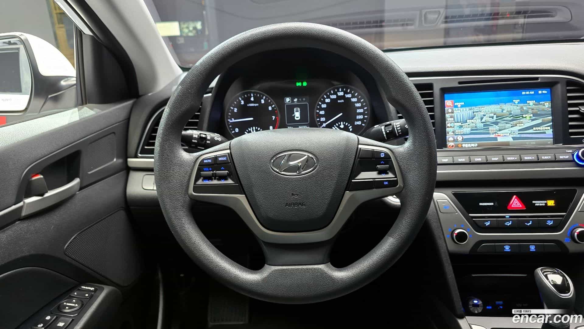 AVANTE Hyundai 2016.11-OPTION-017
