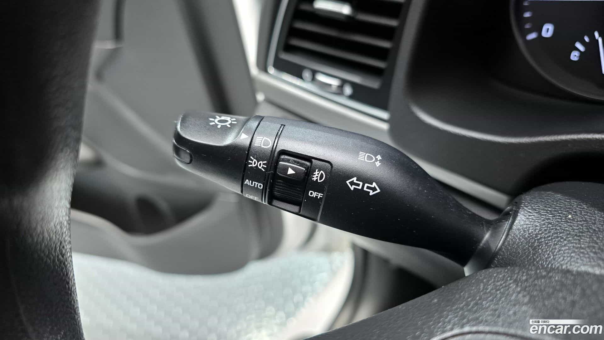 AVANTE Hyundai 2016.11-OPTION-020