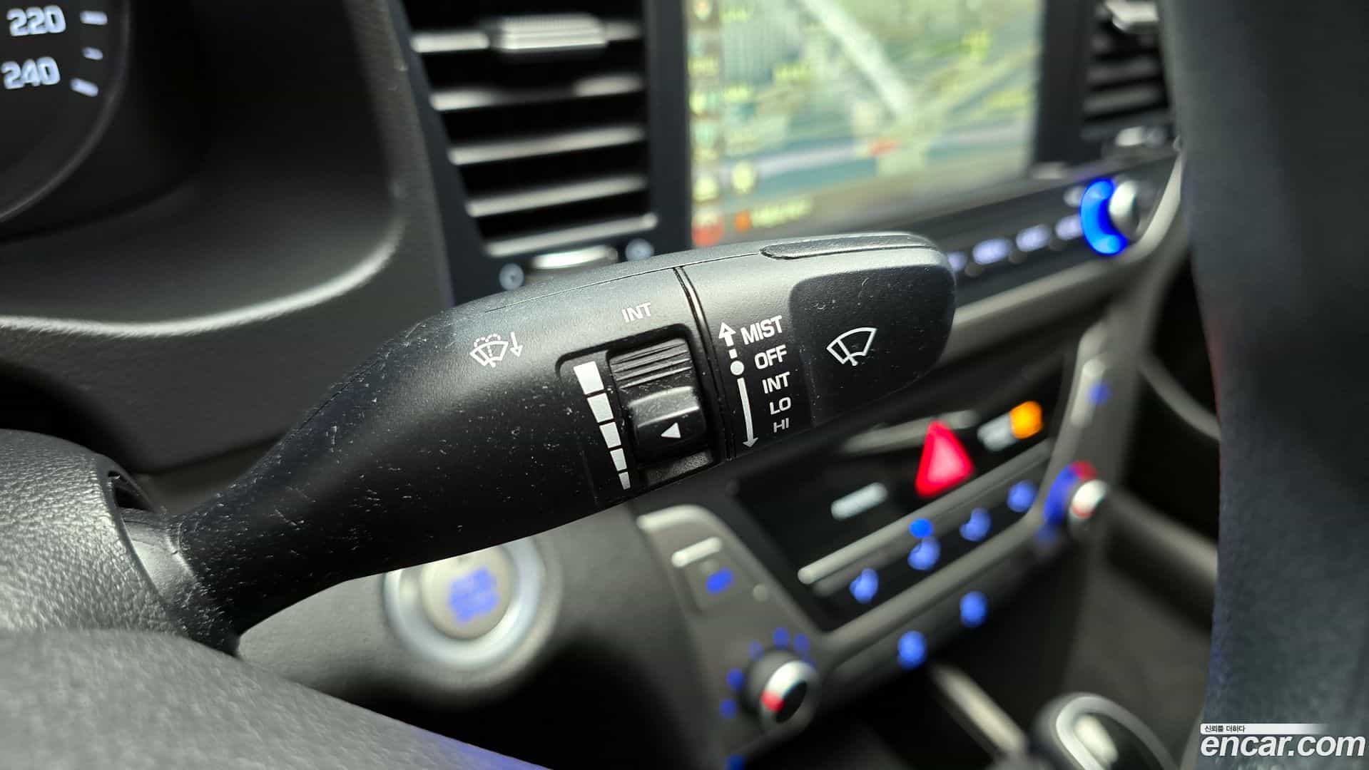 AVANTE Hyundai 2016.11-OPTION-021