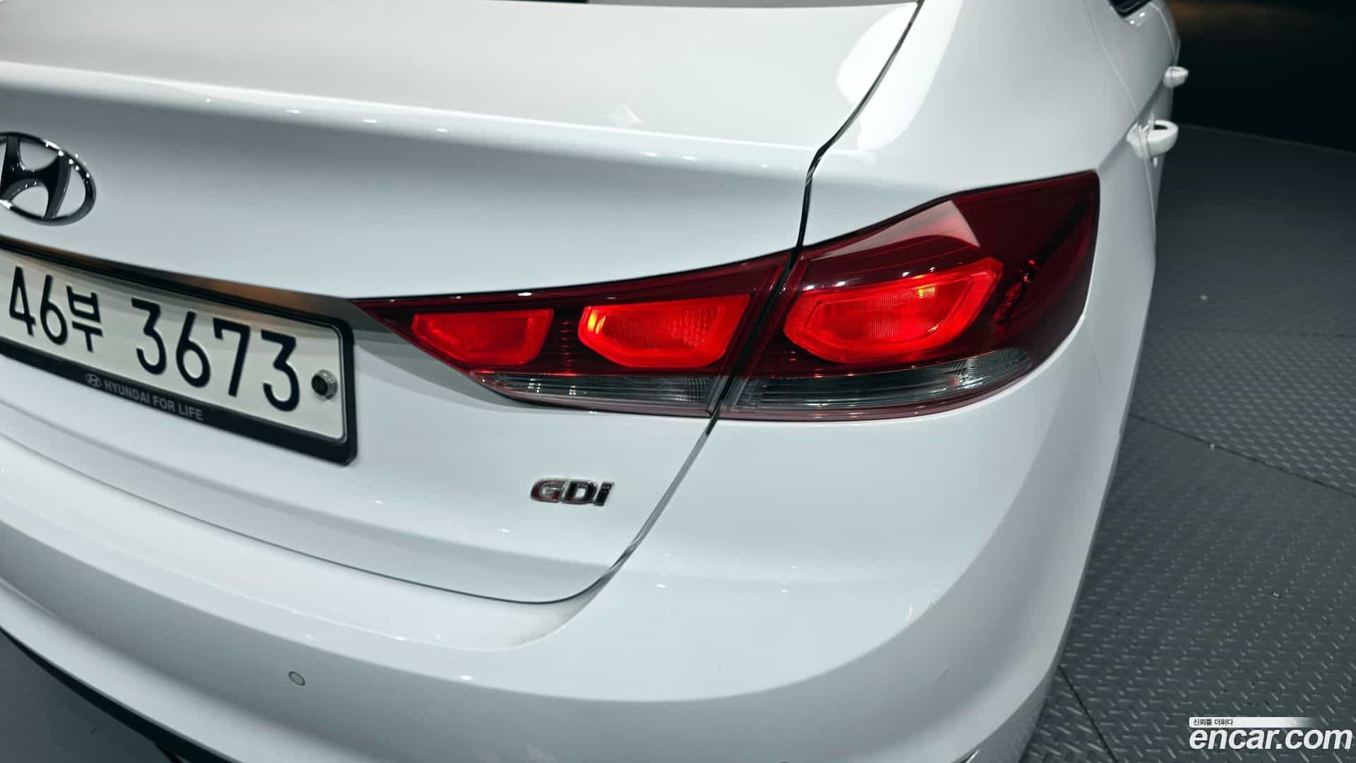 AVANTE Hyundai 2016.11-OUTER-033