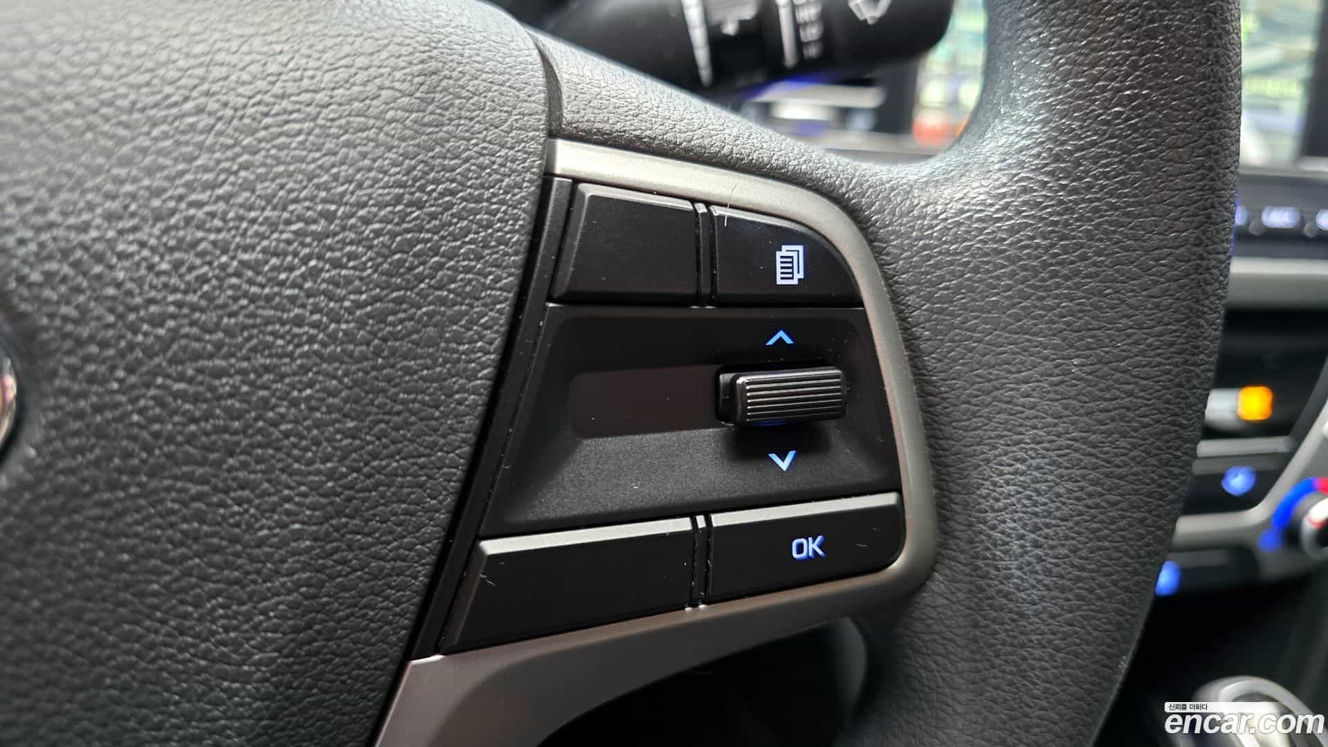 AVANTE Hyundai 2016.11-OPTION-040