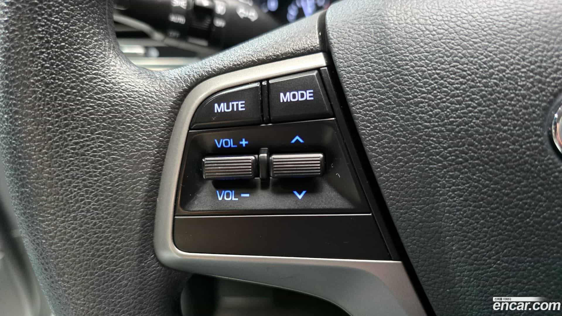 AVANTE Hyundai 2016.11-OPTION-041