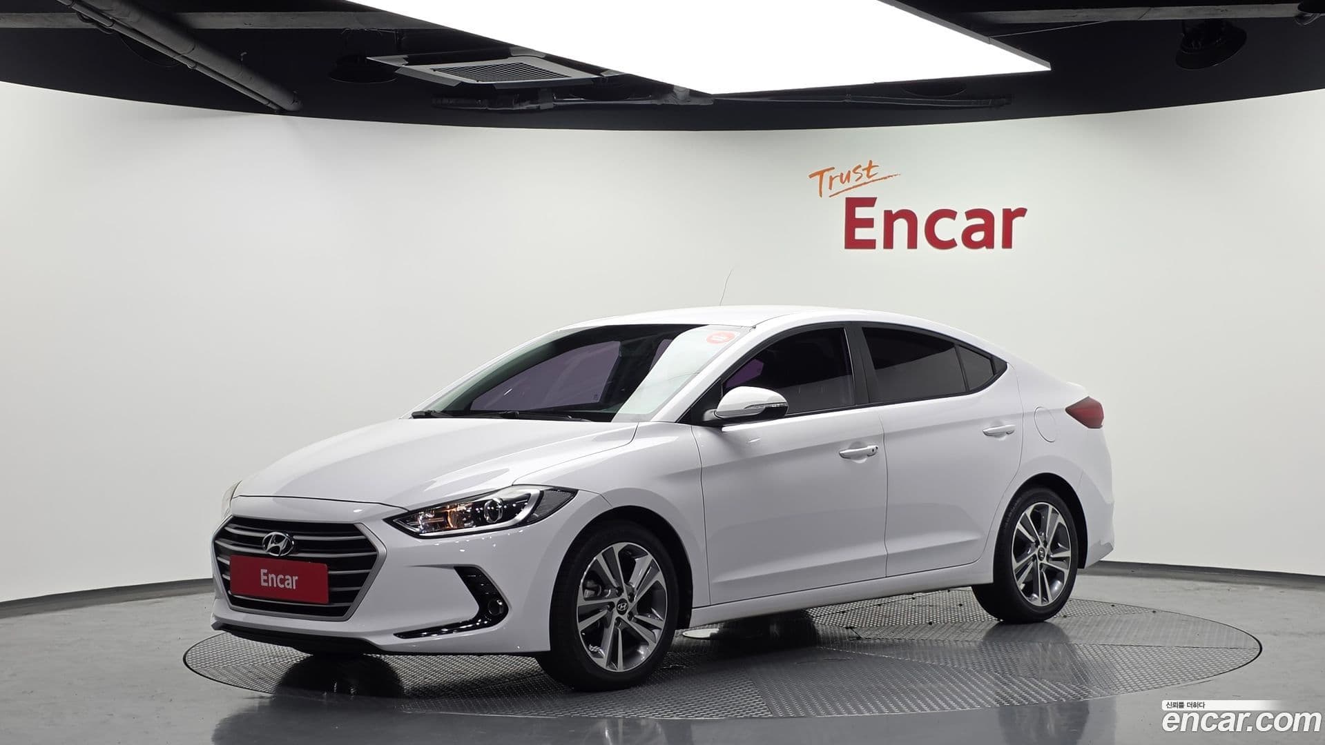 Main__Slider__Photo:AVANTE Hyundai 2018.1-0