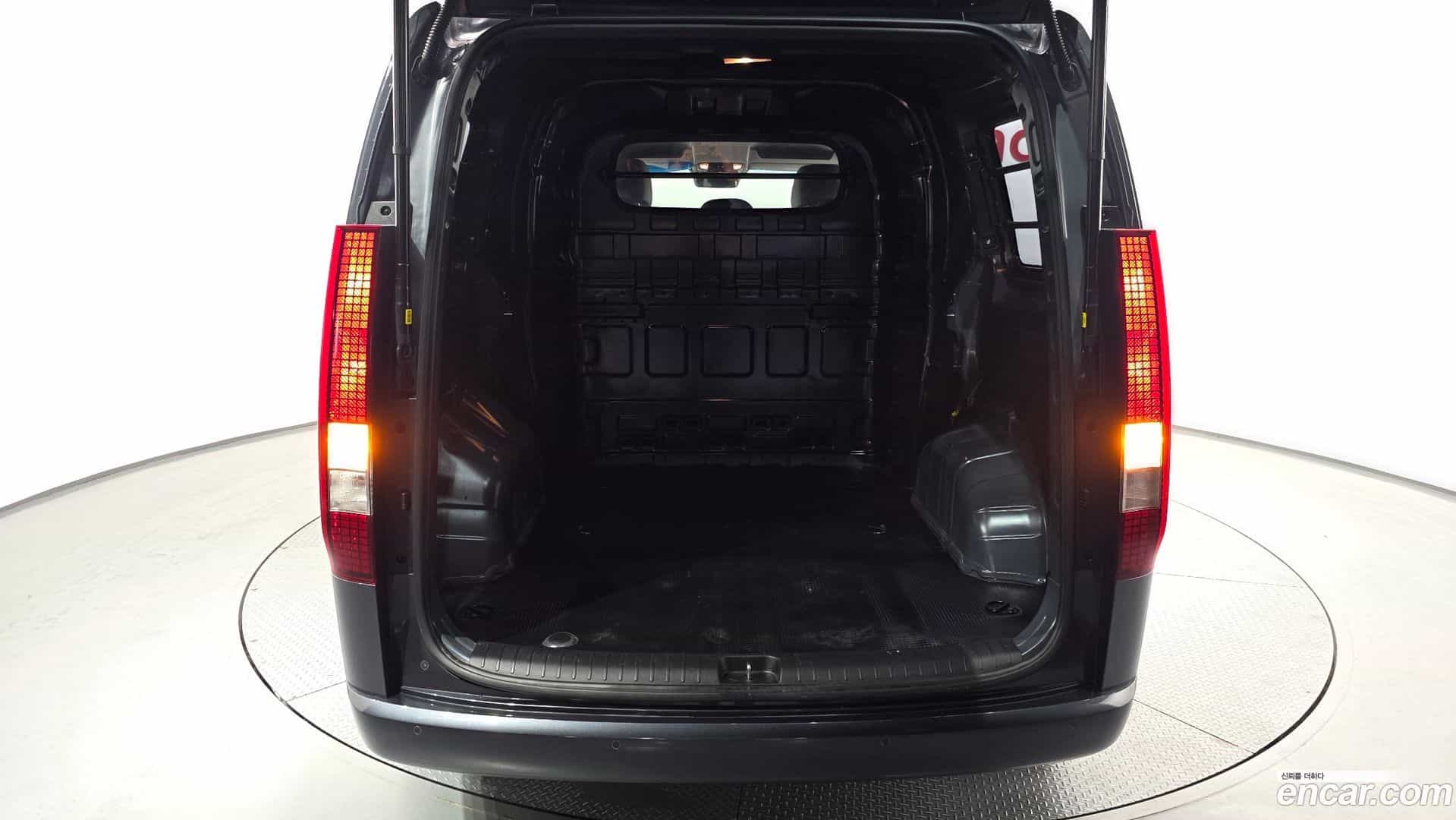 Staria Hyundai 2024.7-OPTION-024