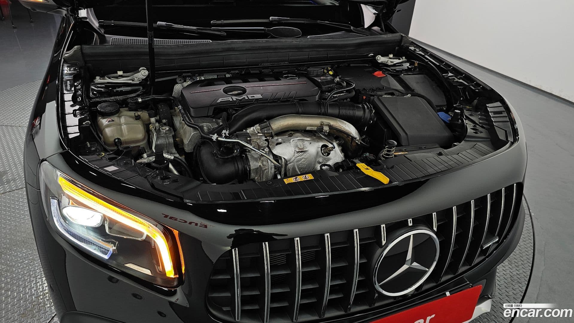 Main__Slider__Photo:GLB-Class Mercedes-Benz 2022.5-5