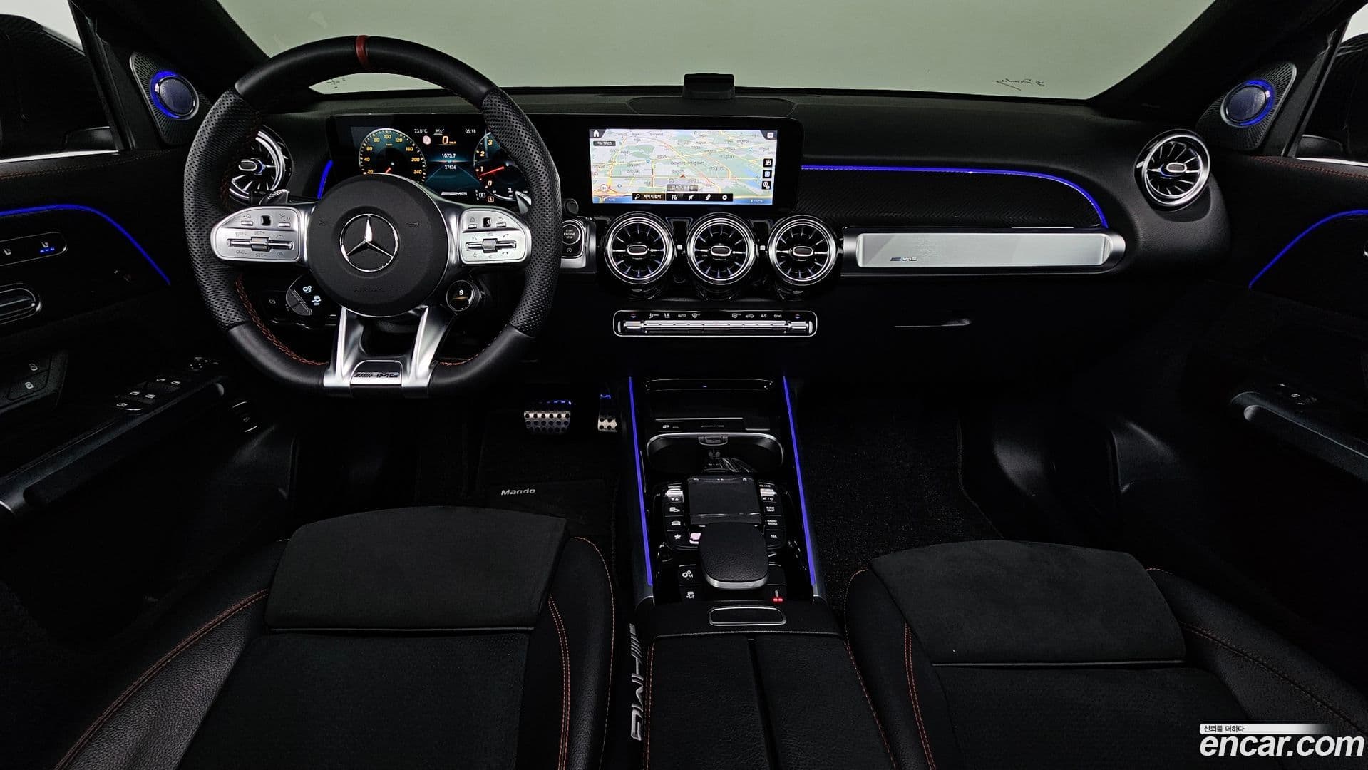 Main__Slider__Photo:GLB-Class Mercedes-Benz 2022.5-6