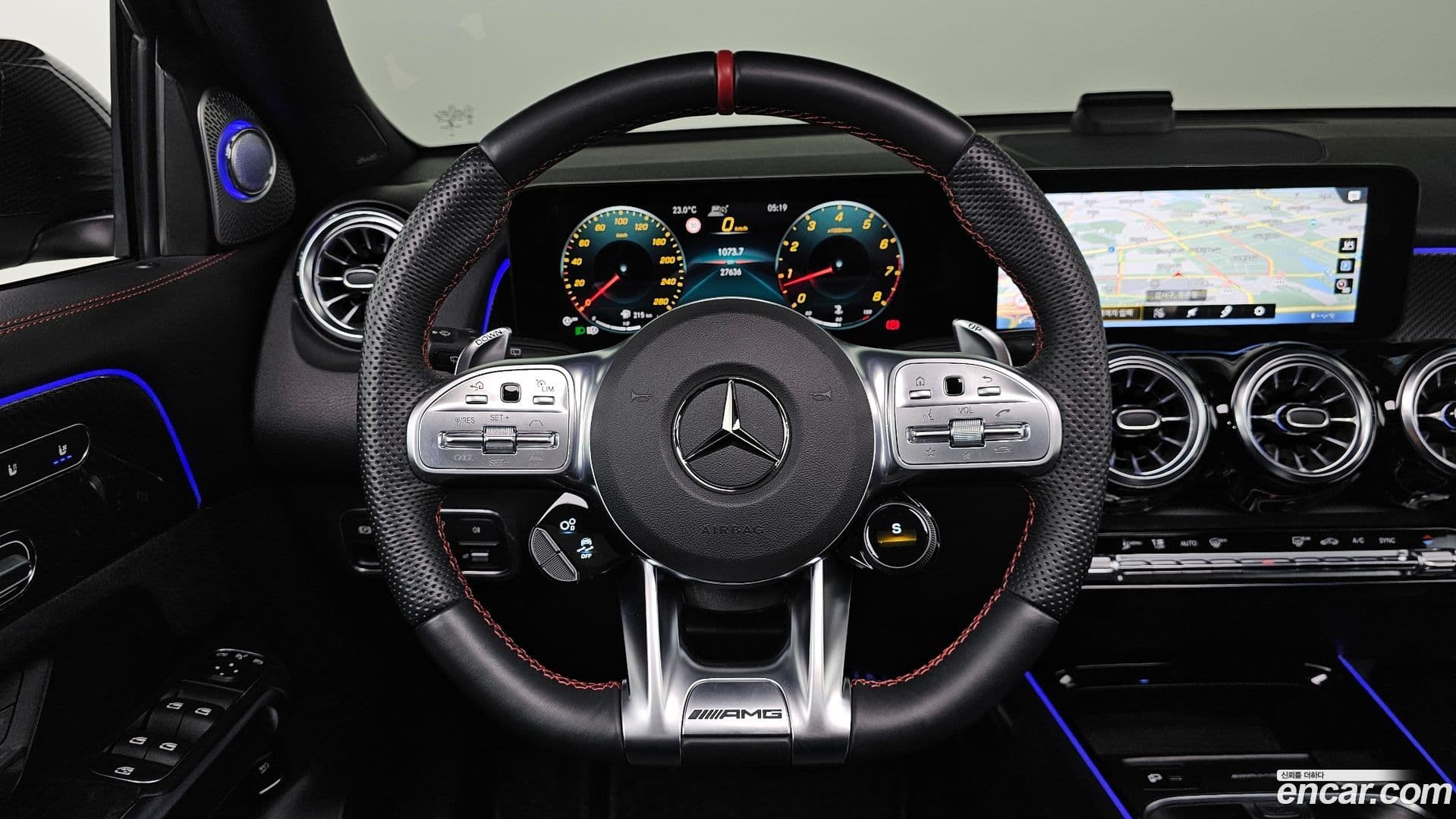 Main__Slider__Photo:GLB-Class Mercedes-Benz 2022.5-11