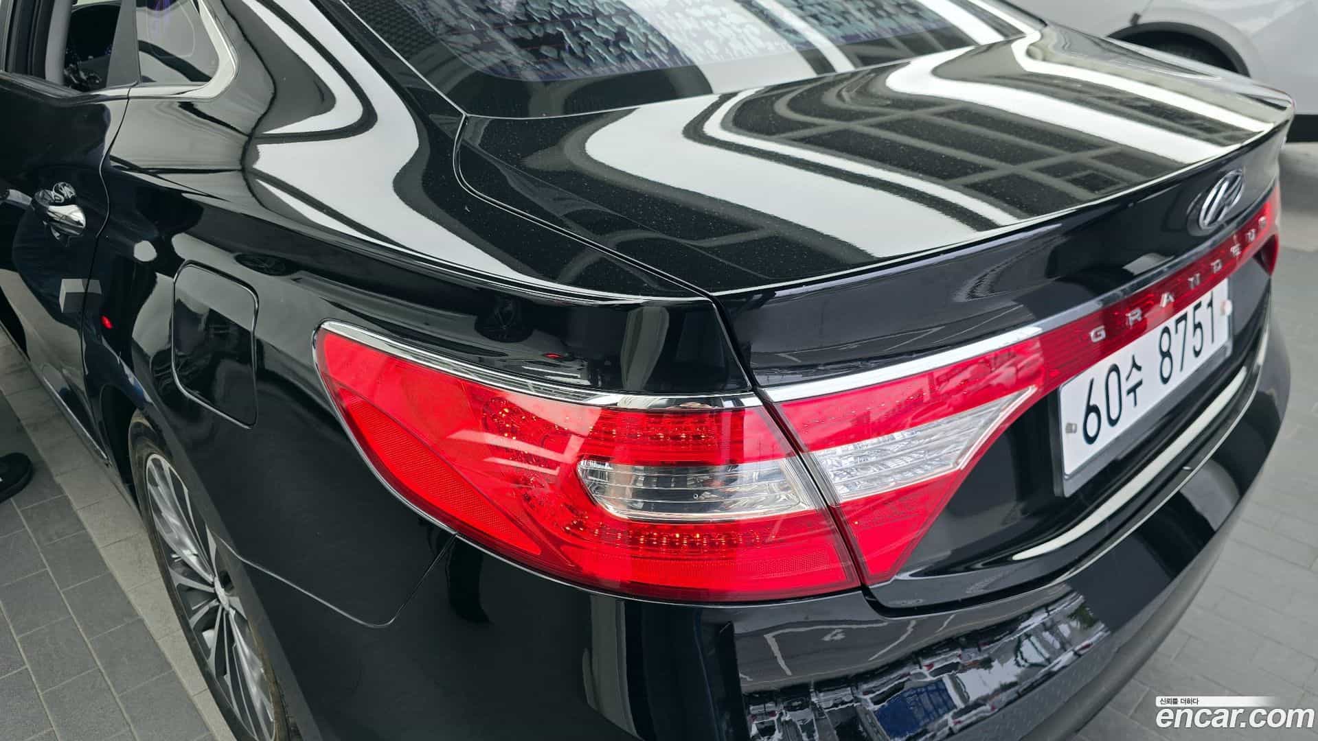 Grandeur Hyundai 2013.0-OUTER-033