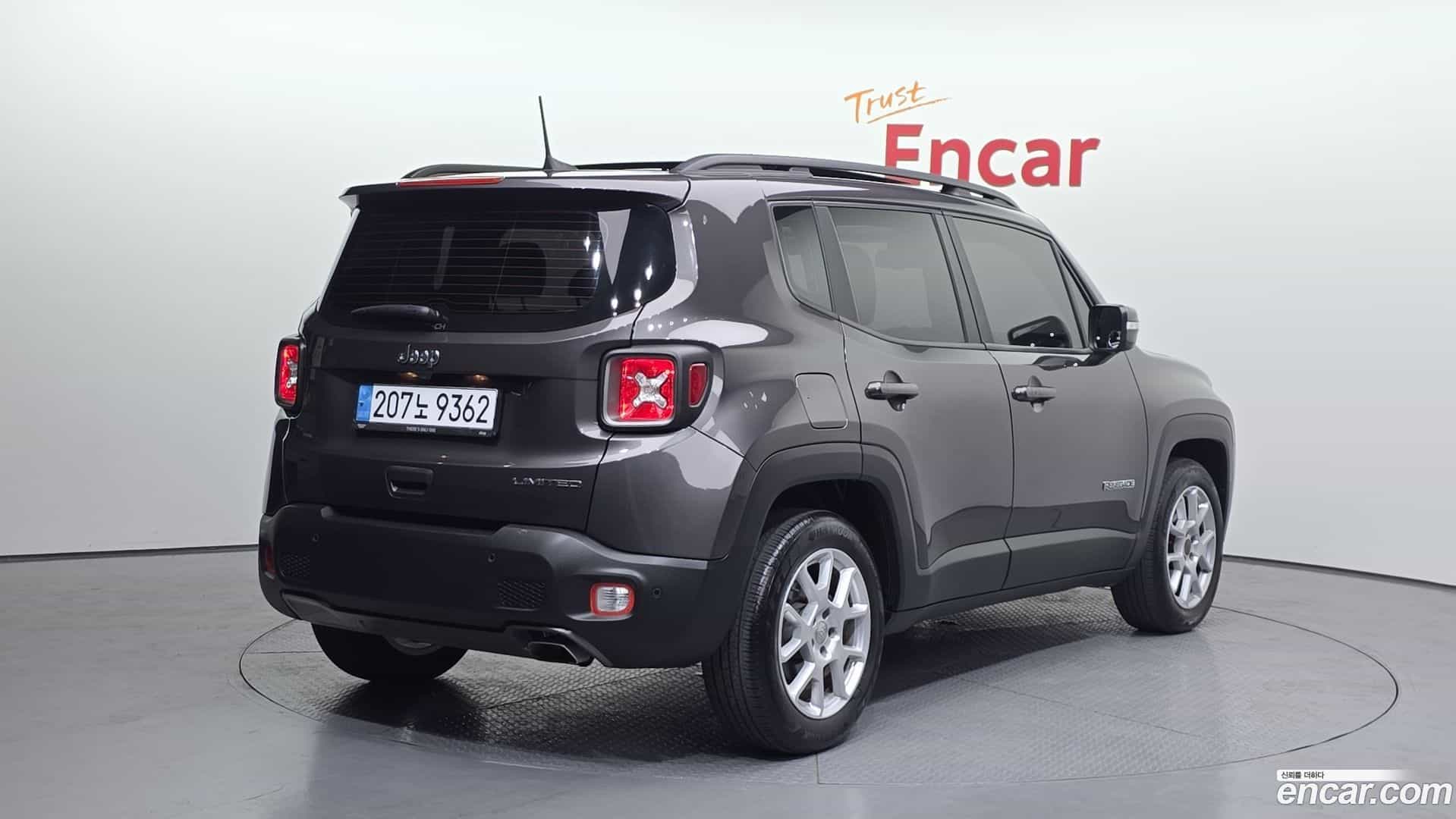 Renegade Jeep 2021.11-OUTER-002