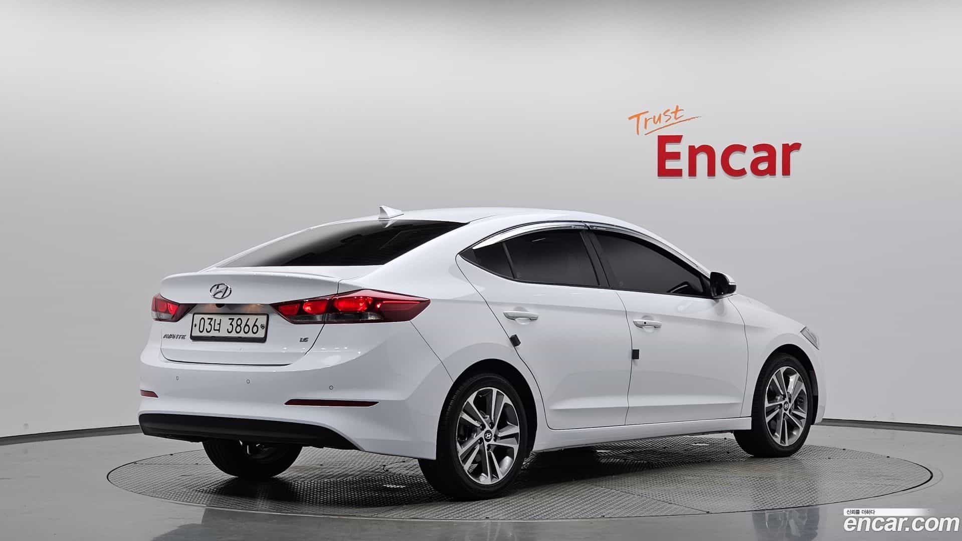 AVANTE Hyundai 2018.5-OUTER-002