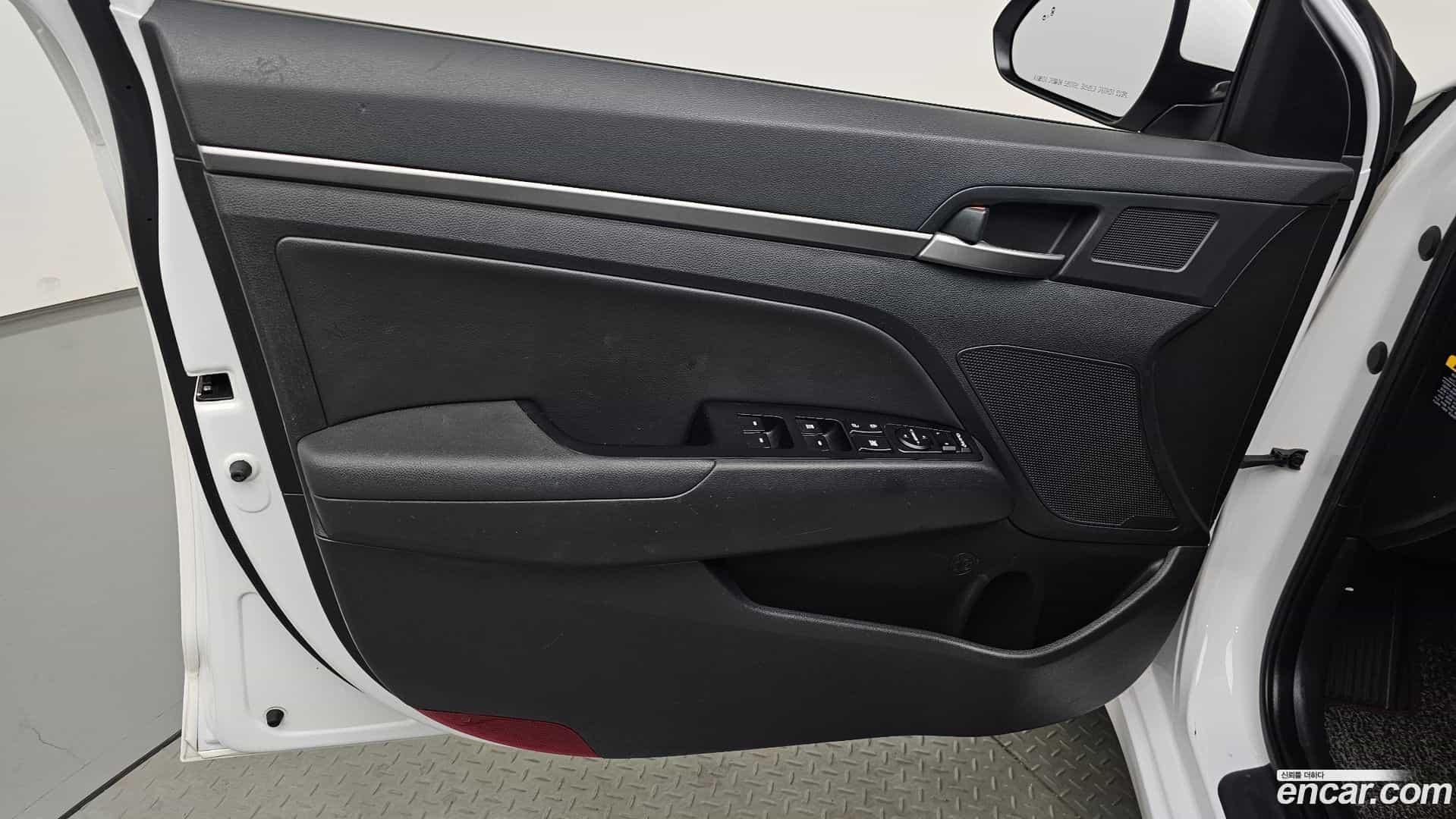 AVANTE Hyundai 2018.5-INNER-034