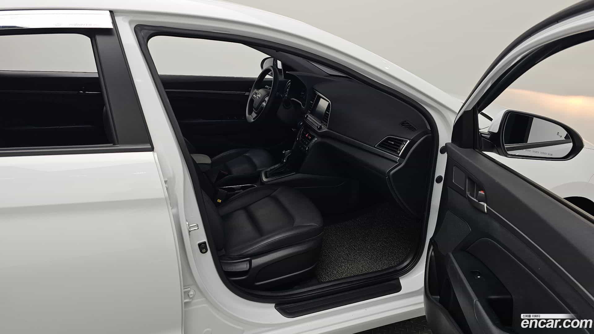 AVANTE Hyundai 2018.5-INNER-036