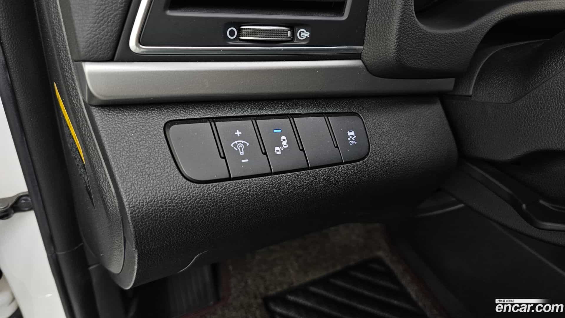 AVANTE Hyundai 2018.5-OPTION-040