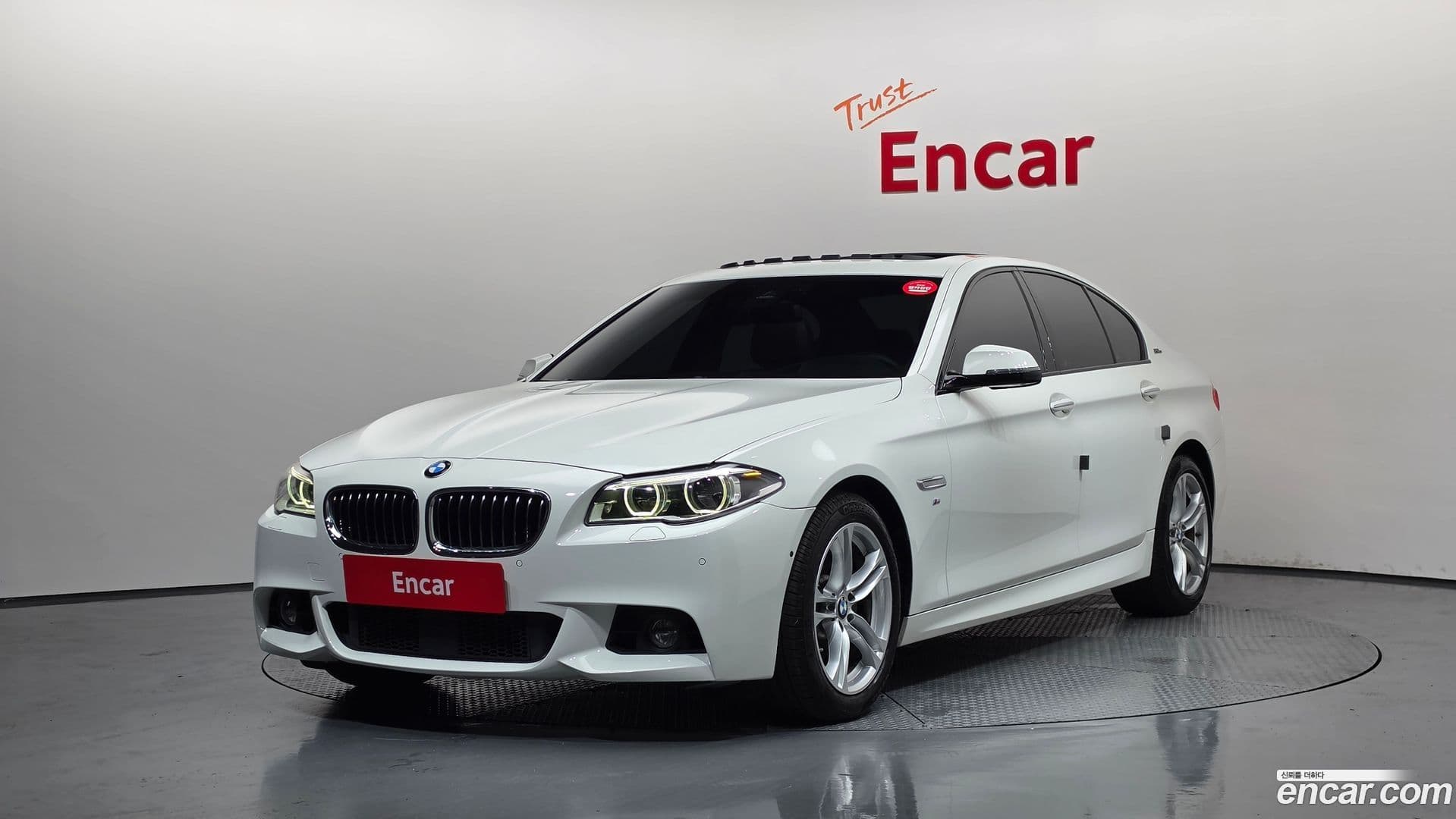 Main__Slider__Photo:5-Series BMW 2016.9-0